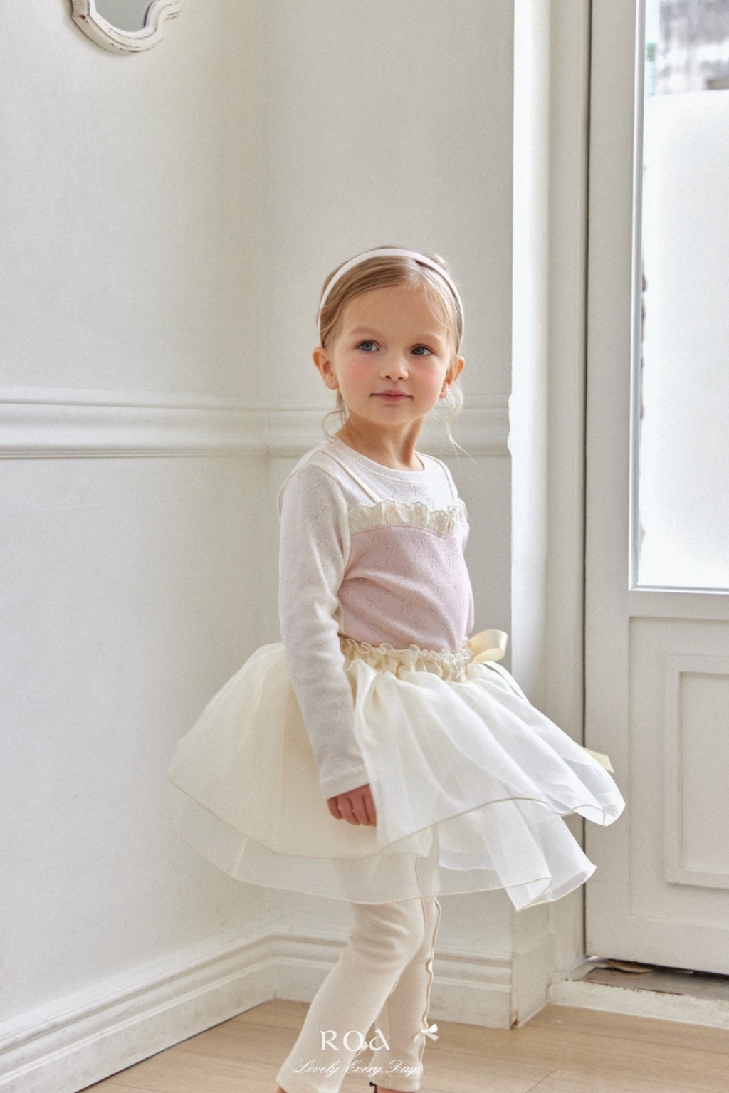 正韓春ROA 兩色假兩件蝴蝶結滿滿上衣