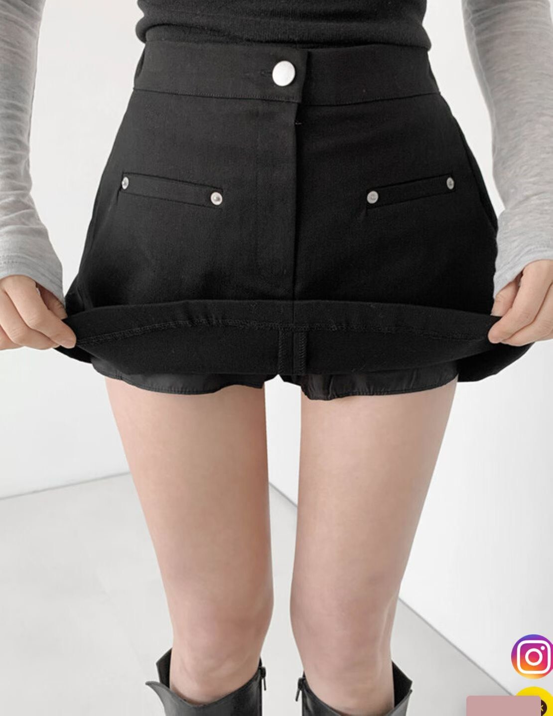 銀釦後鬆緊短裙(內安全褲)