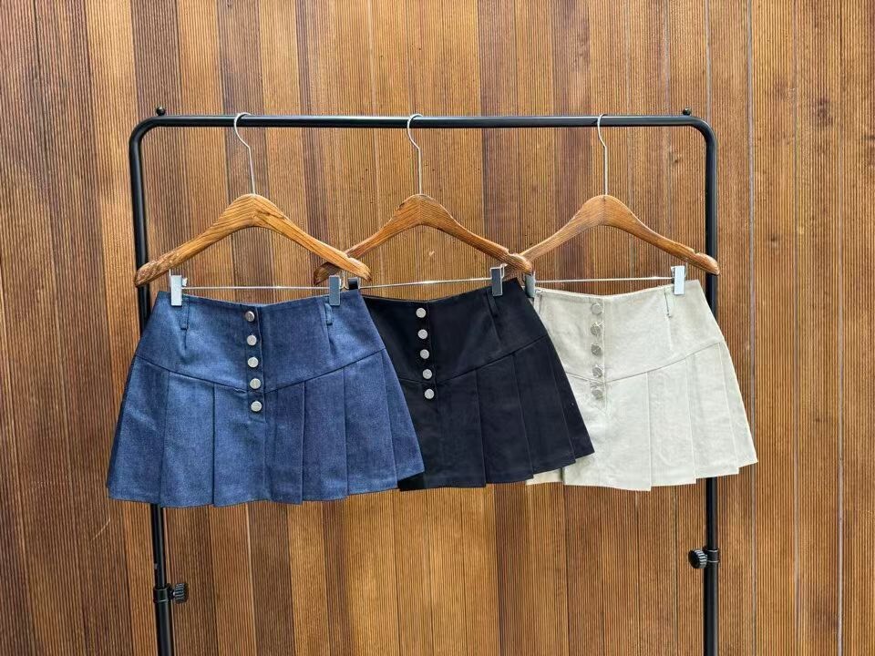 排釦百折短褲裙