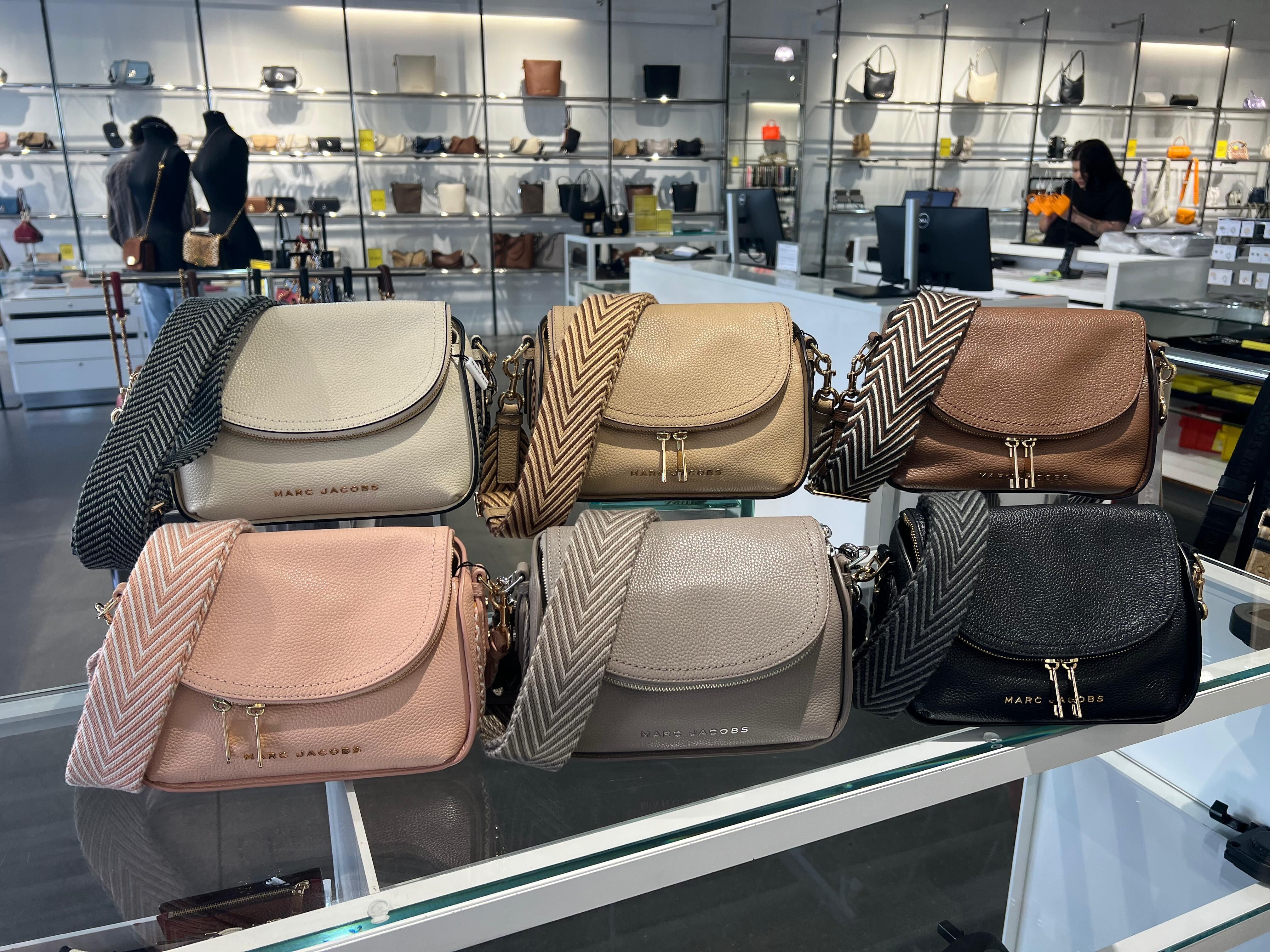 【預購】Marc Jacobs H012851 粗帶斜咩包