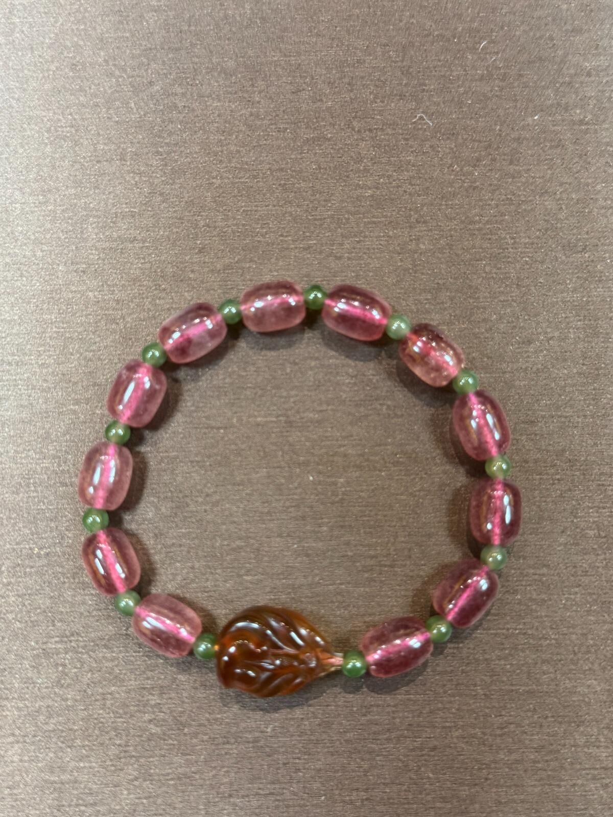 (1) LZ2008 NINE TAIL FOX STRAWBERRY CRYSTAL BRACELET