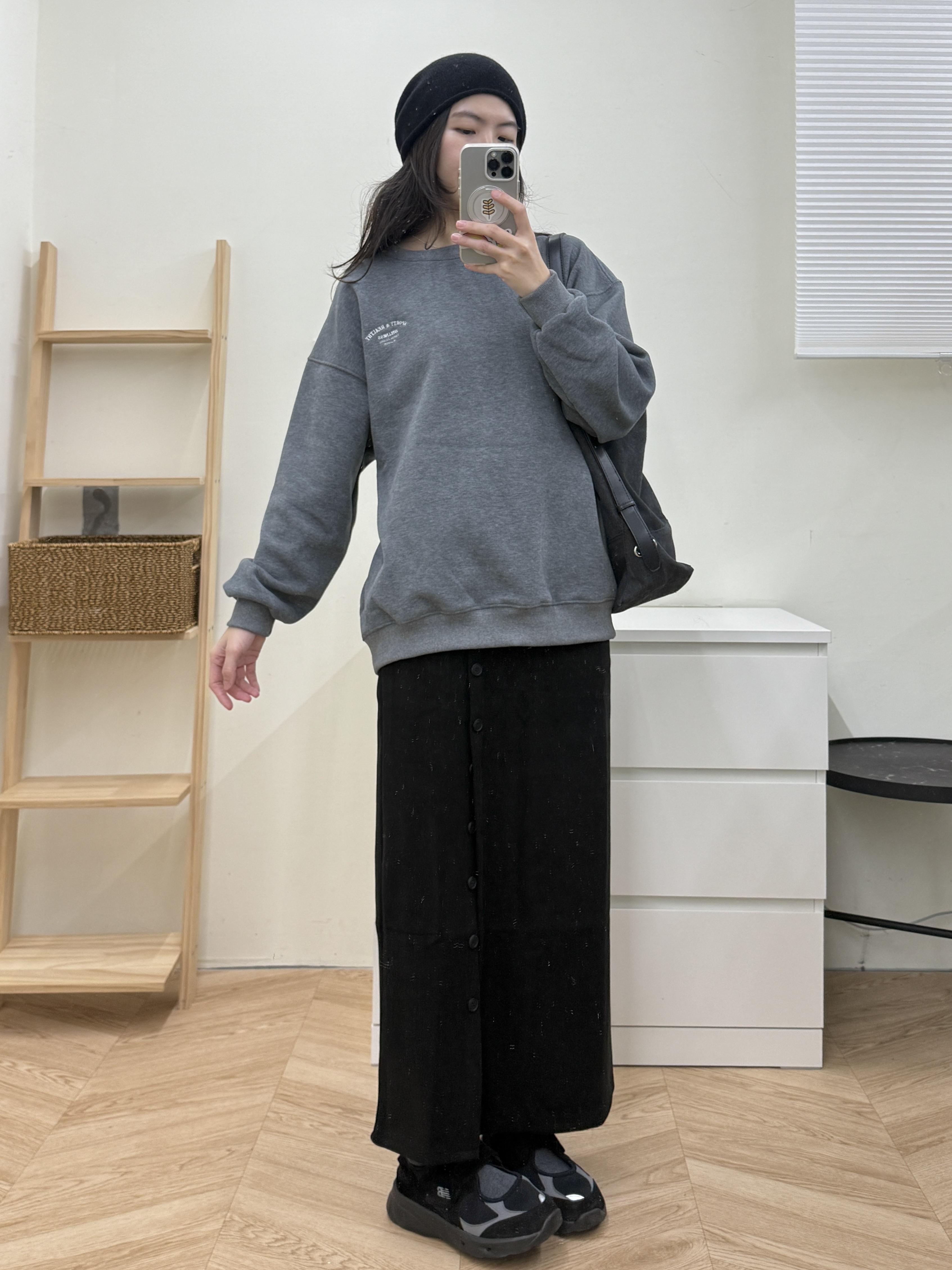 刺繡字母加絨大學T*3色