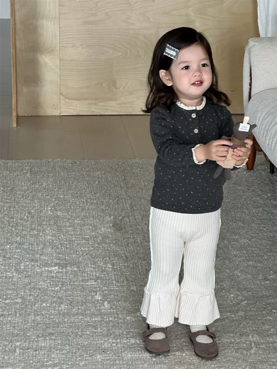 百搭素面坑條喇叭褲