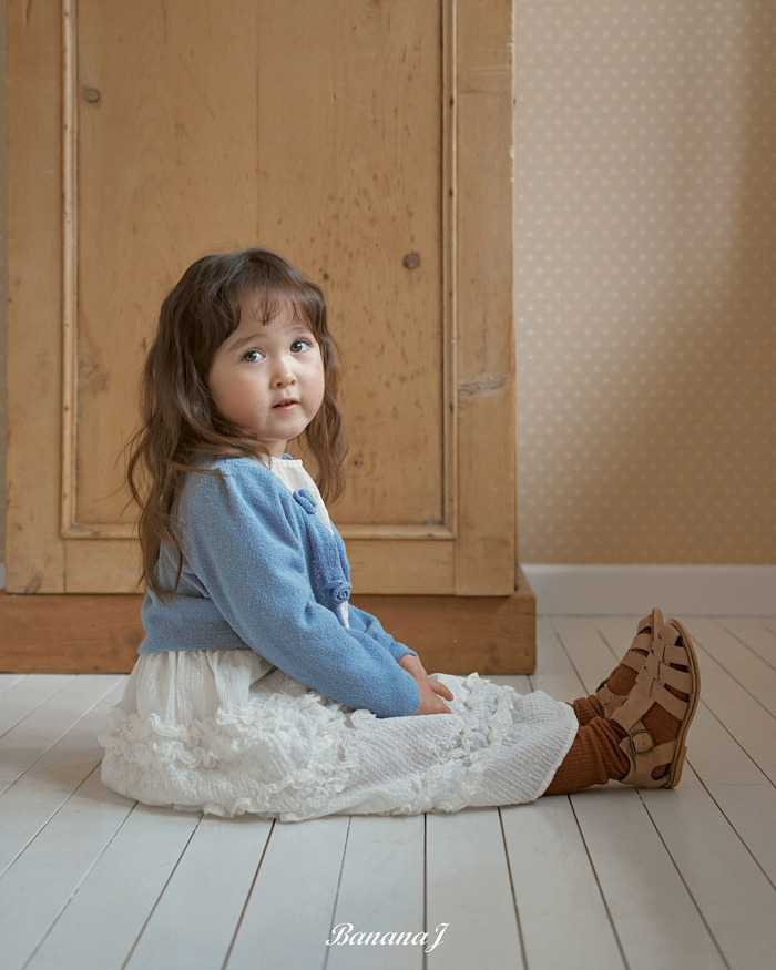 正韓春Bananaj 兩色玫瑰花短版外套