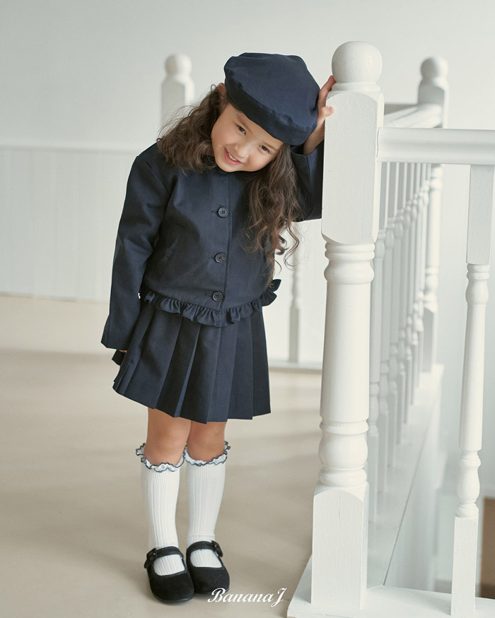 正韓春Bananaj 兩色正式合身感花邊外套