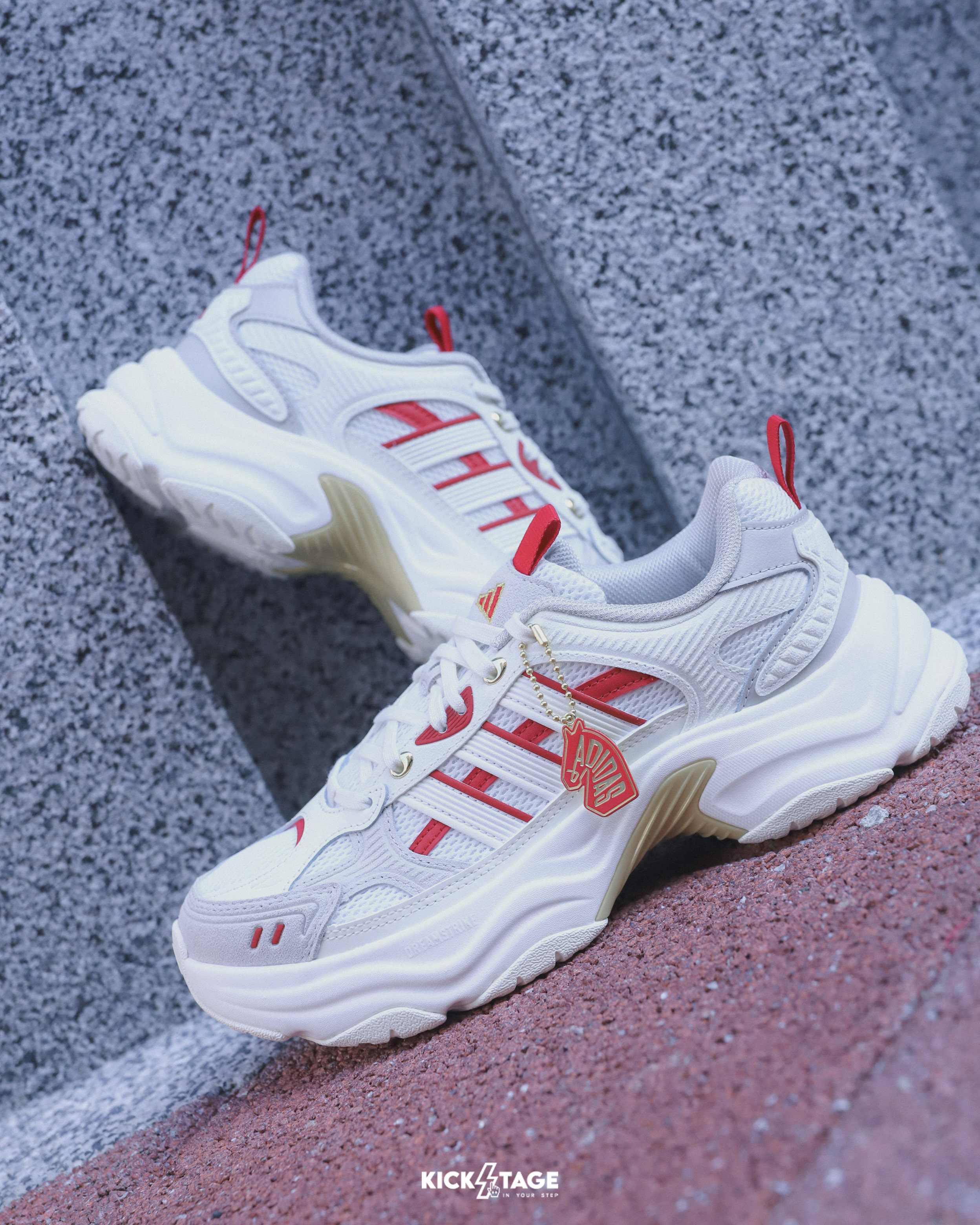 男女鞋 ADIDAS CNY X FIN PULSE 白紅 王安宇同款 馬年 新年 吊飾 網眼 運動 休閒鞋【KI1846】