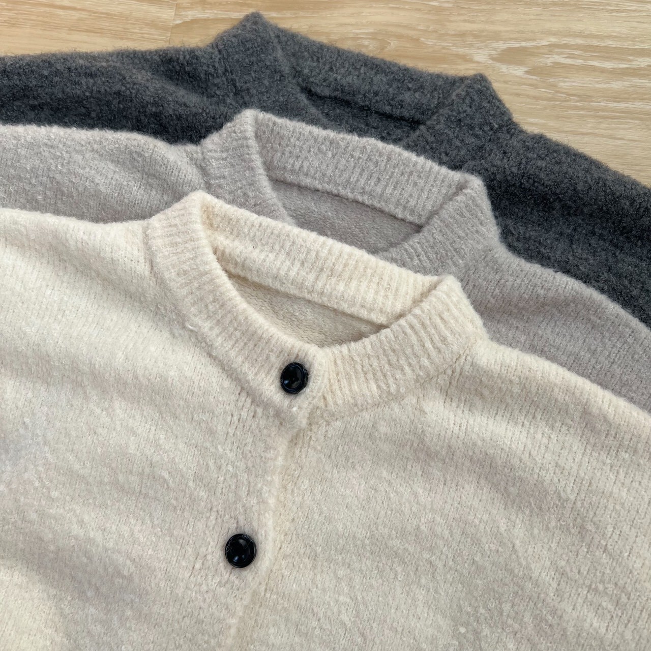 3048 圓扣針織外套