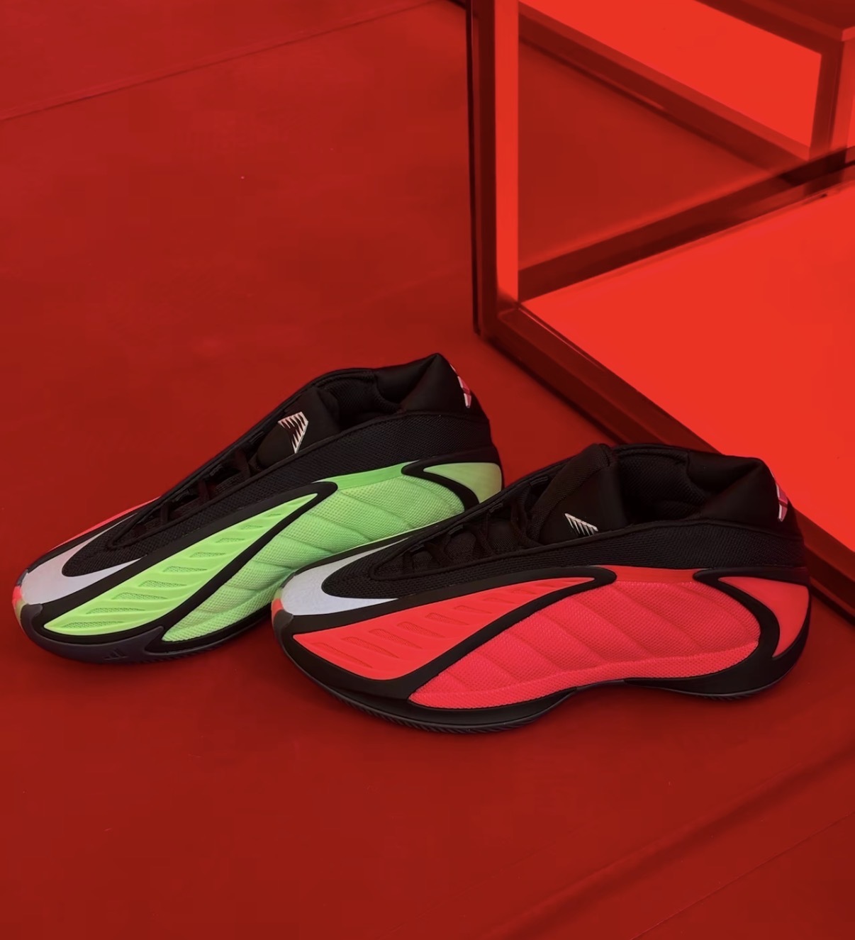 男鞋 ADIDAS ANTHONY EDWARDS 2 紅綠色 鴛鴦 聖誕配色 AE2 網眼 緩震 實戰 籃球鞋【JQ9503】