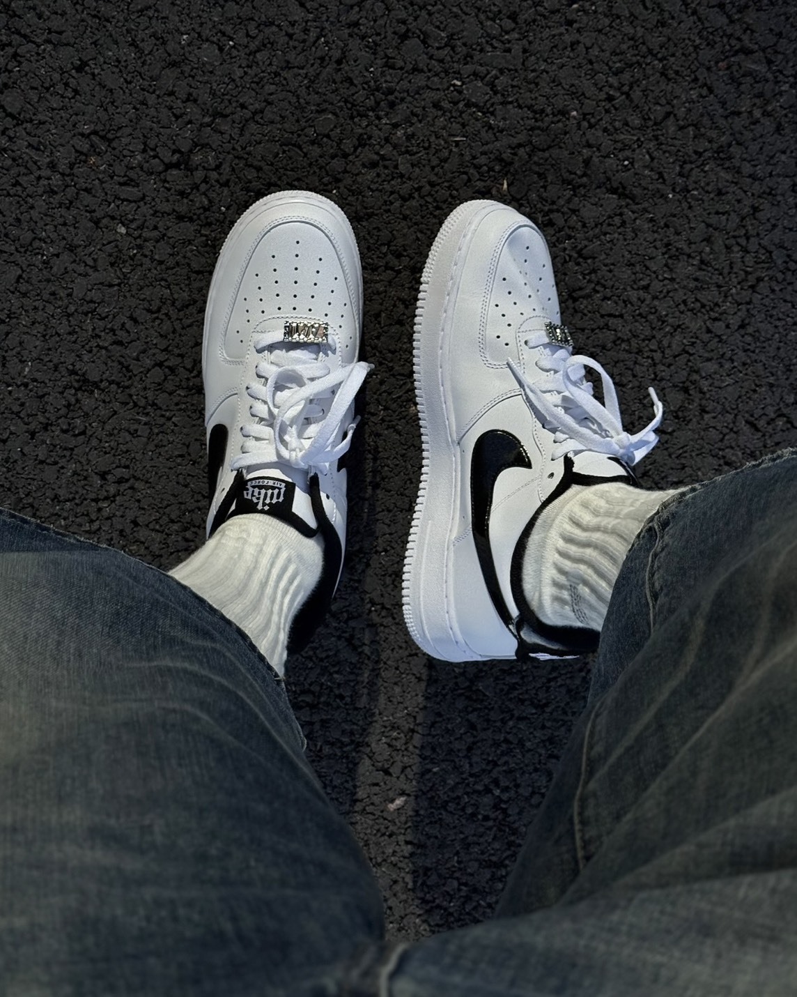 <乾...好帥> Nike Air Force 1 Low Glam Rock 哥德字體 黑勾 皮革 白色