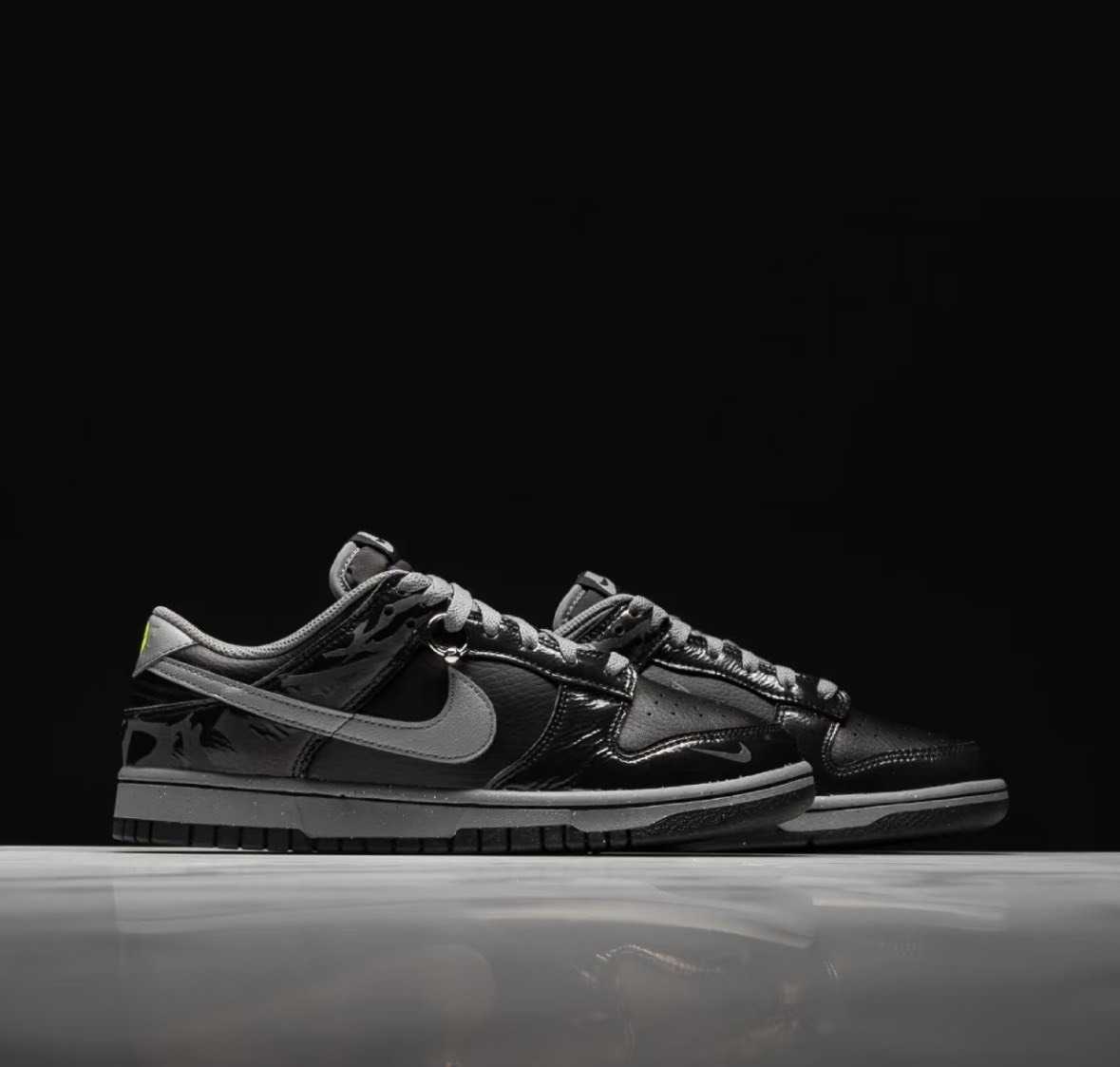 NIKE 休閒鞋 DUNK LOW 城市系列 柏林 黑漆皮 反光 復古 男 FZ3053-001