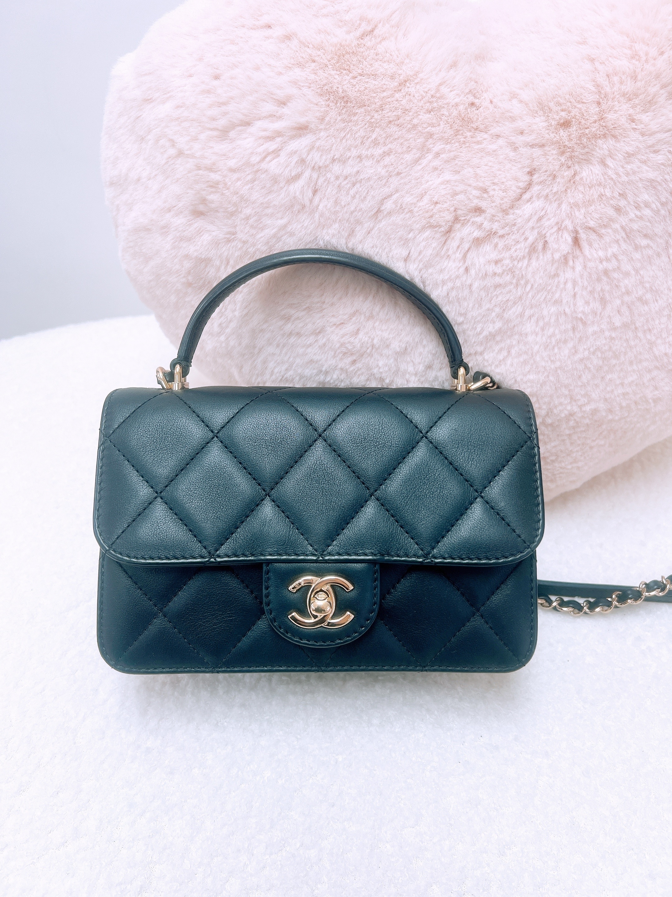 Chanel handle flap 21cm black GHW