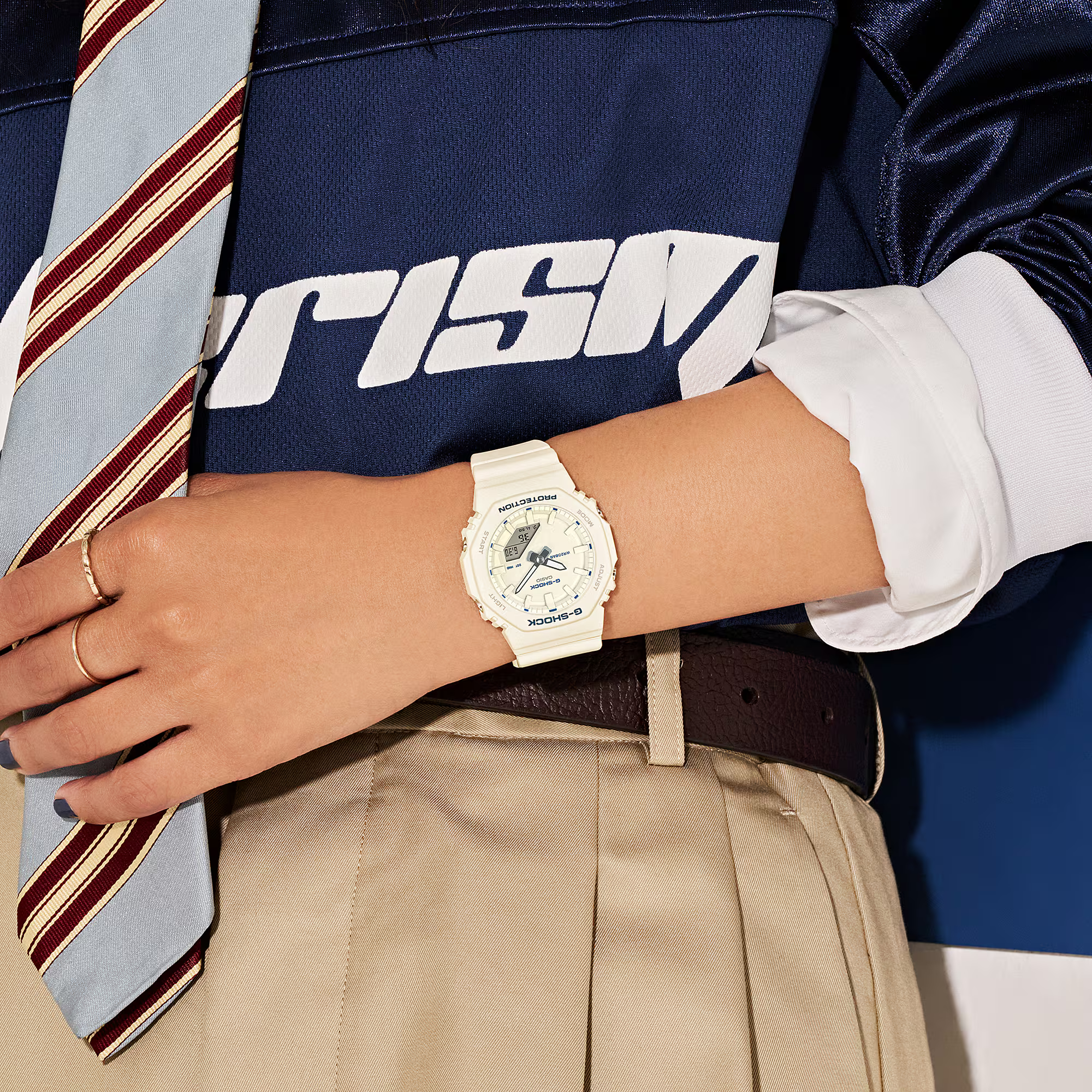 萬年鐘錶 - G-SHOCK   象牙白纖薄精緻八角電子錶 GMA-P2100BA-7A 錶徑 : 40.2mm