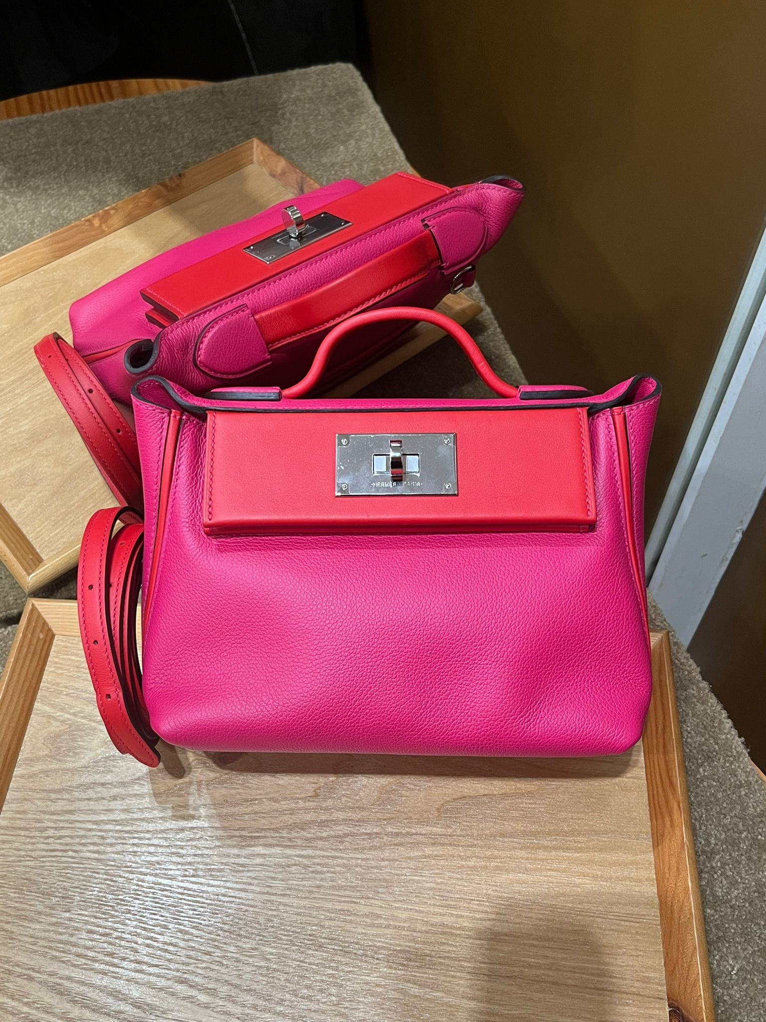 2424 mini 桃紅色拼紅色ck evercolor Y ( 二手 98%new)