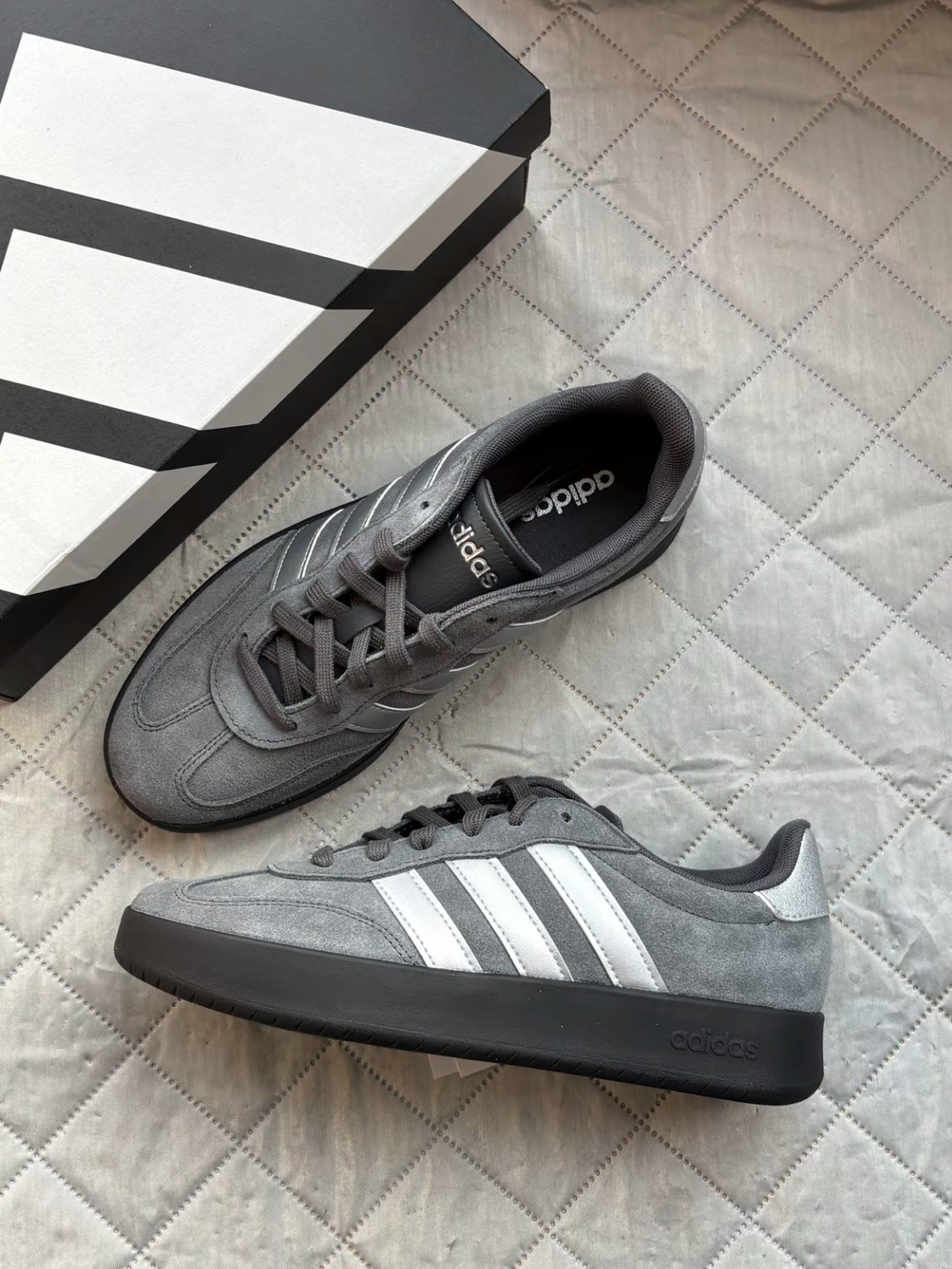 ADIDAS BARREDA 深灰銀 麂皮 德訓鞋