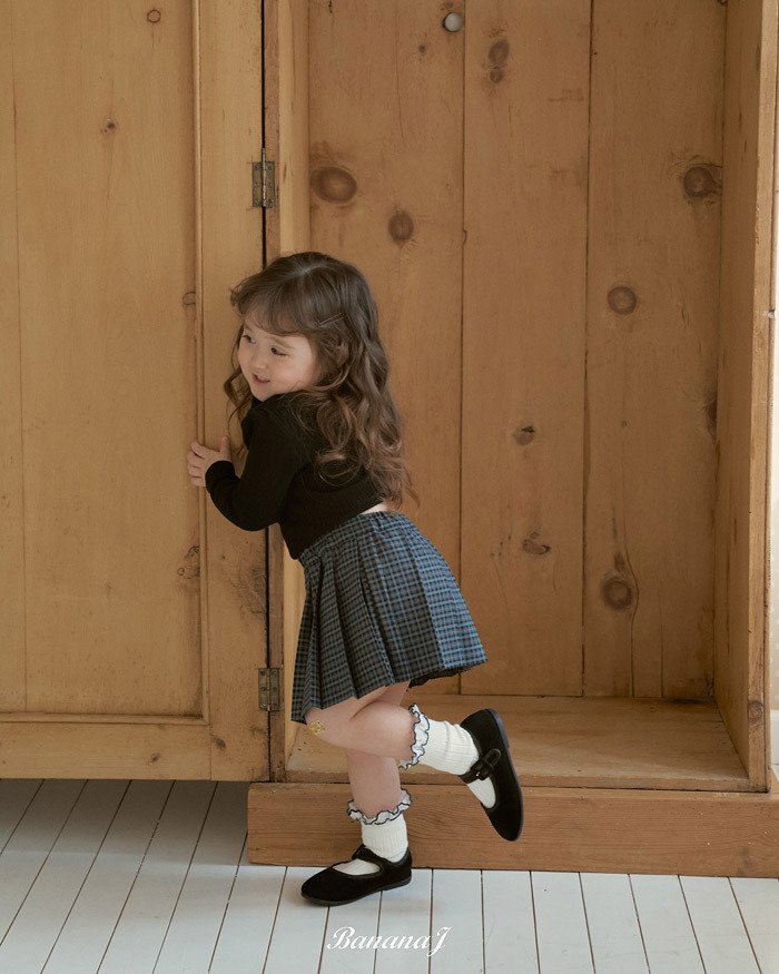 正韓春Bananaj 兩色小姐姐蝴蝶結領口上衣