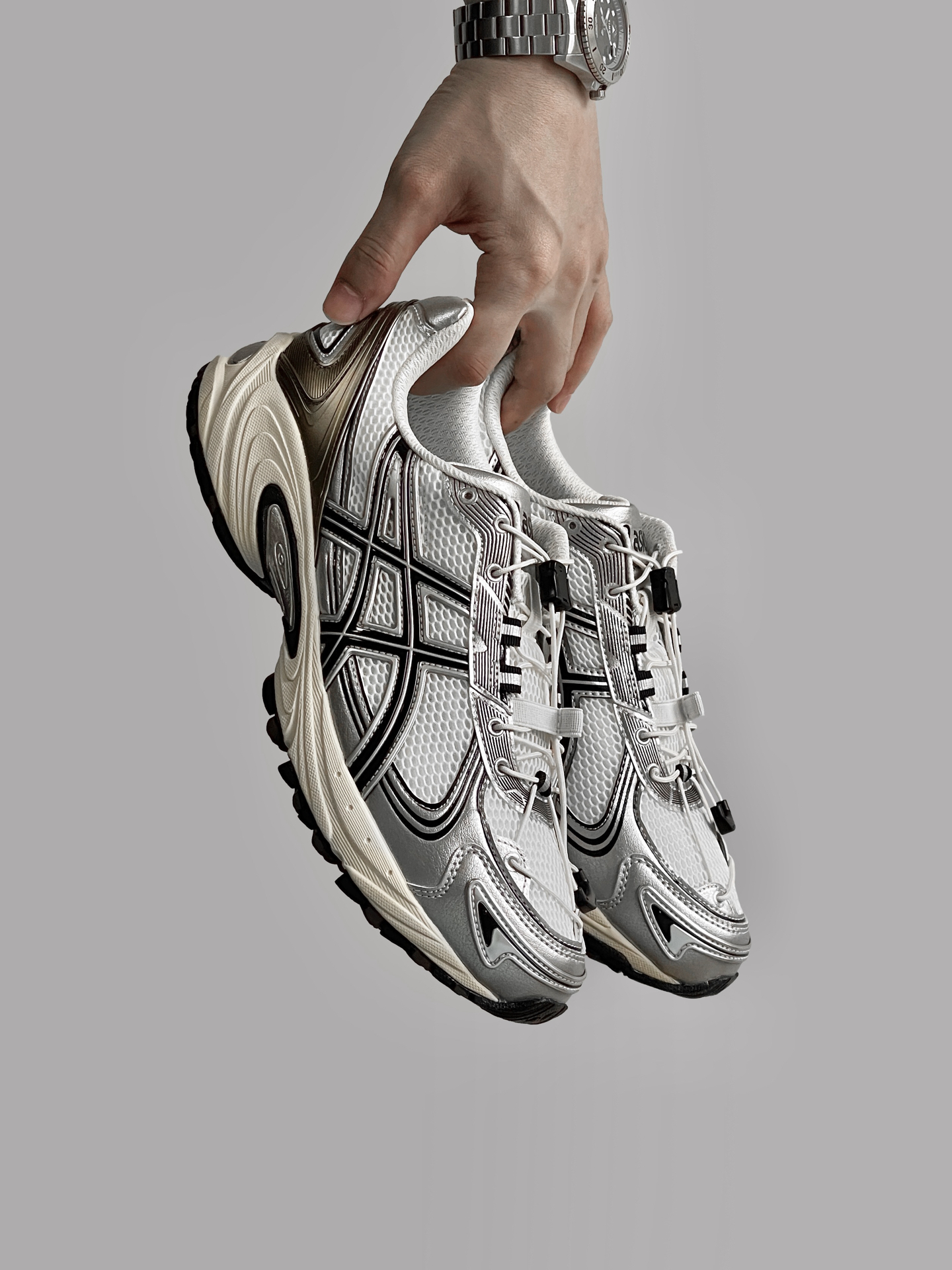 代購-ASICS Gel-Kahana TR V4 金屬白銀銅 Y2K 抽繩 復古老爹鞋 登山鞋  男女同款  1203A781-100