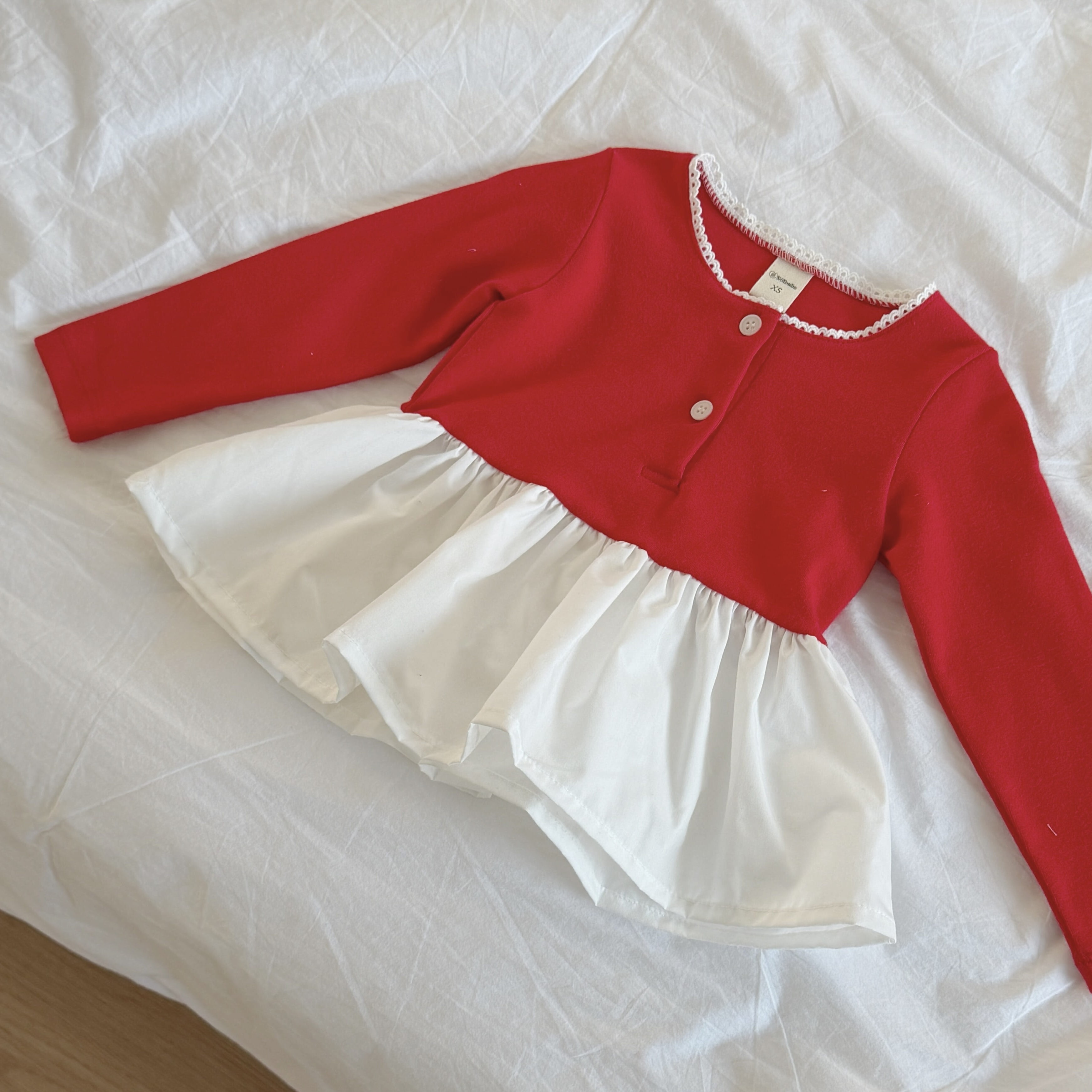 90-130 蕾絲領拼色上衣 2色