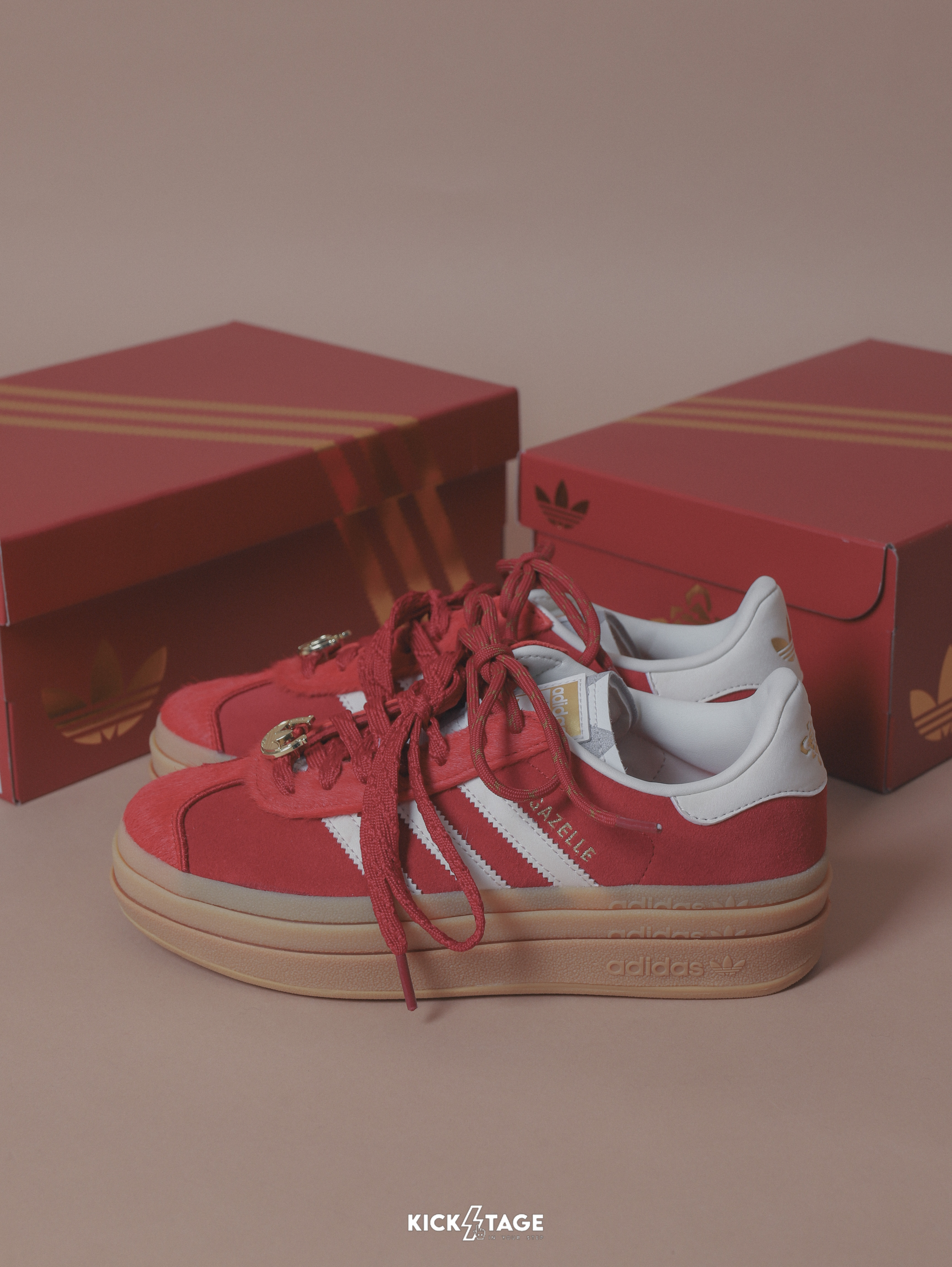 女鞋 ADIDAS CNY X GAZELLE W 紅白 新年 馬年 馬毛 麂皮 厚底 膠底 雙鞋帶 德訓鞋 休閒鞋【KJ4293】