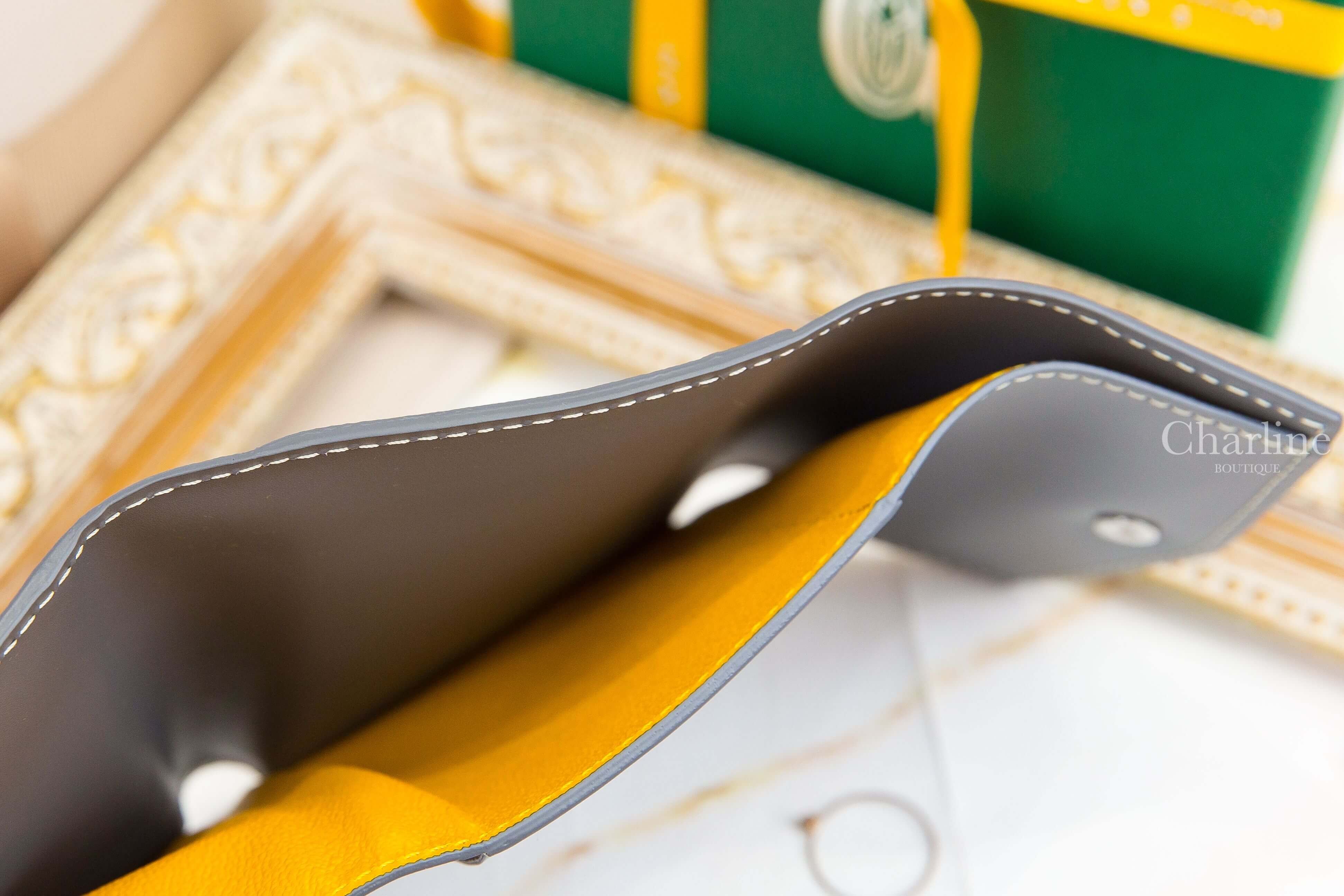 Goyard Saint-Gabriel Wallet 灰色小牛皮拼黃色夾層內裡三折短夾-Charline Boutique 精品代購
