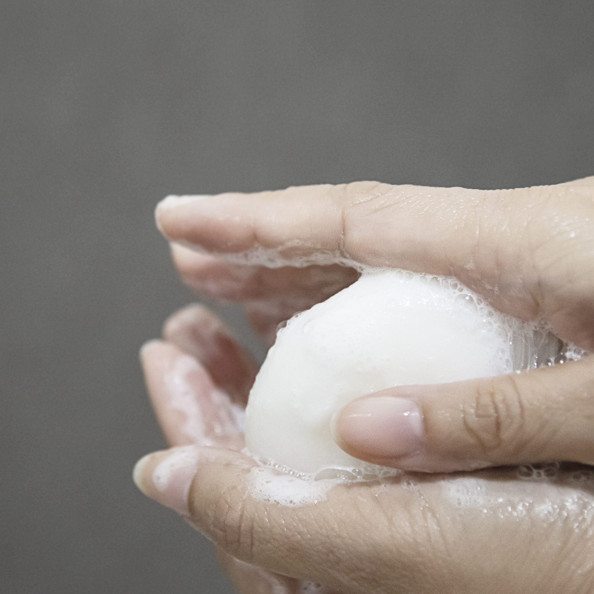 用海鹽牛奶皂洗手