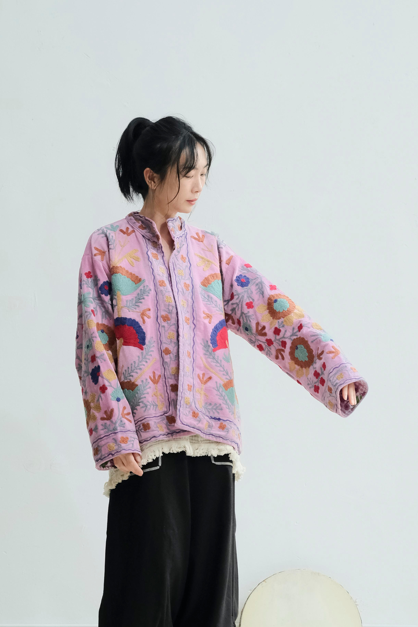 蘇札尼刺繡短外套 粉粉