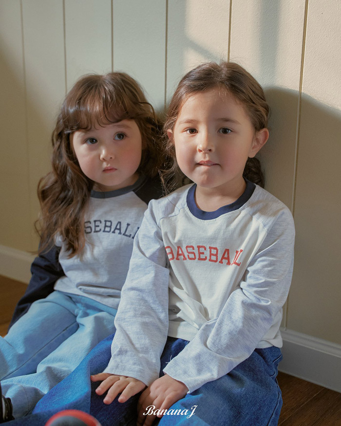 正韓春Bananaj 兩色BASEBALL拼袖上衣