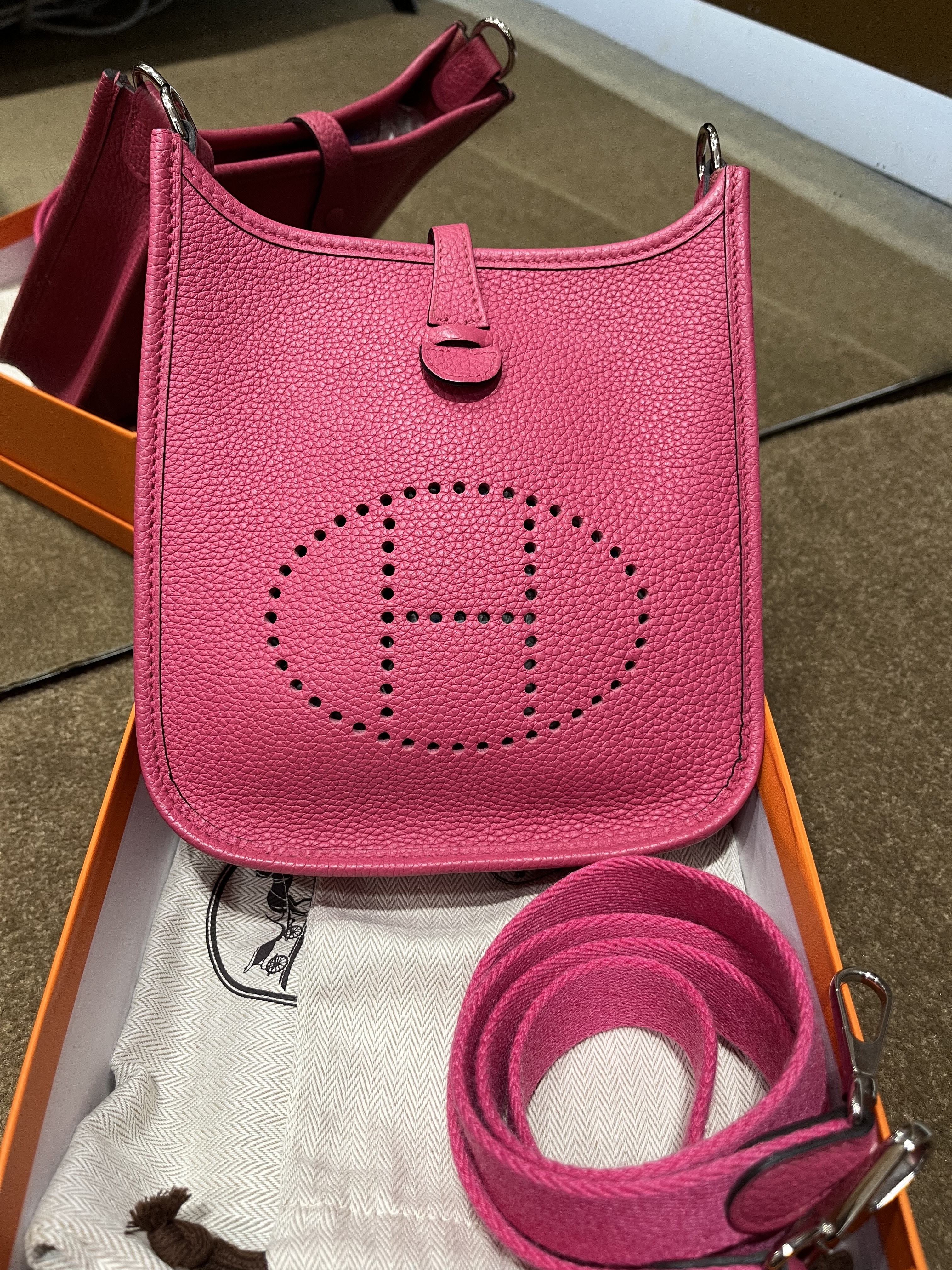 Evelyne mini 5R rose shocking ck tm B（二手95%new）