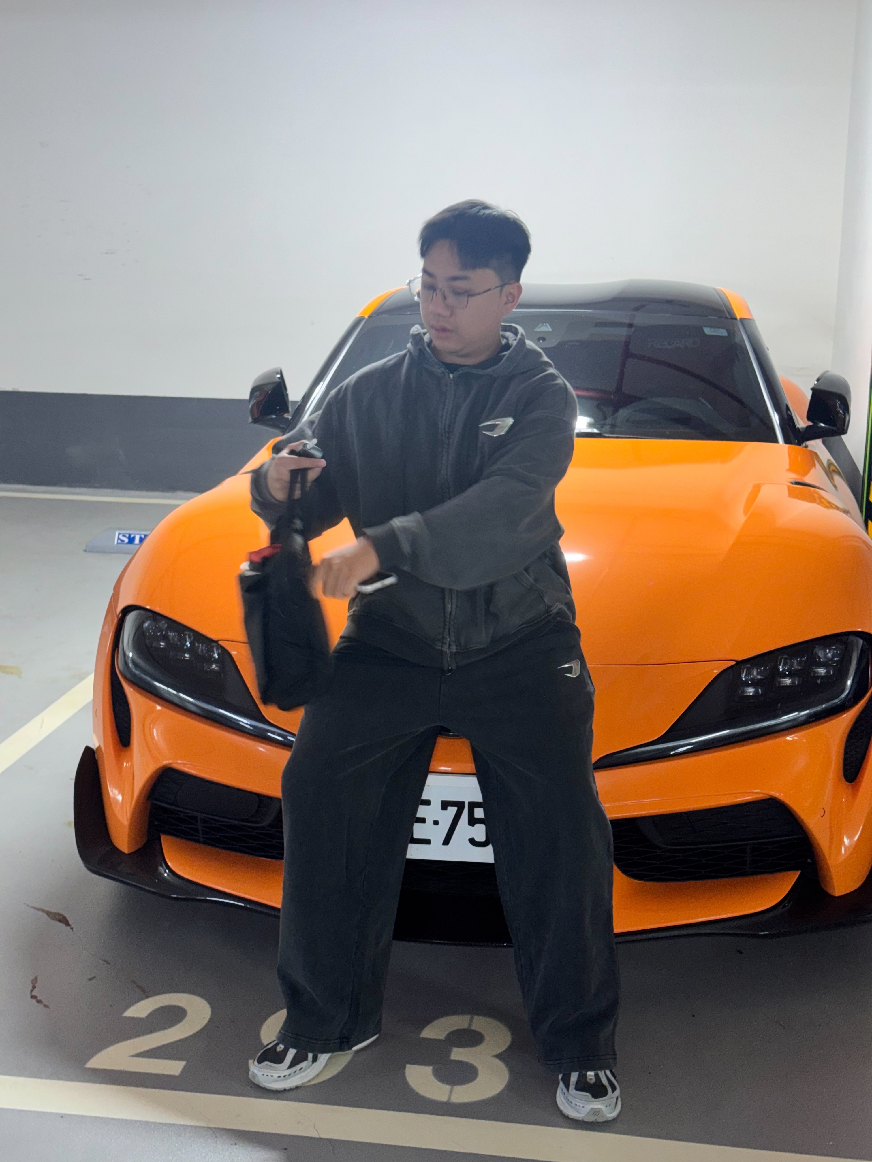 <老闆大推>韓國小眾品牌 DRIX  D字母 TPU金屬符號 刷舊寬褲