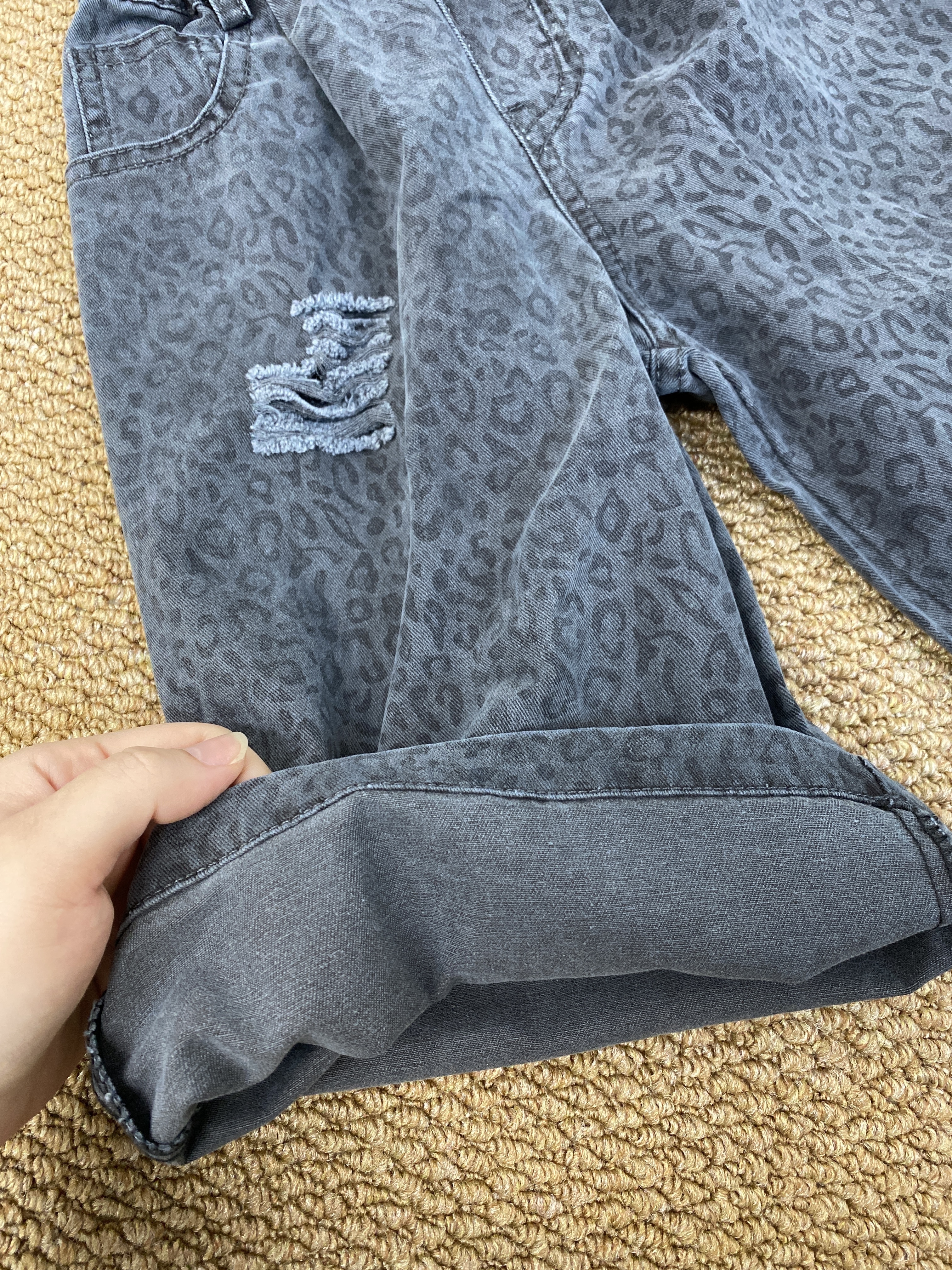 A04160割破復古豹紋牛仔褲