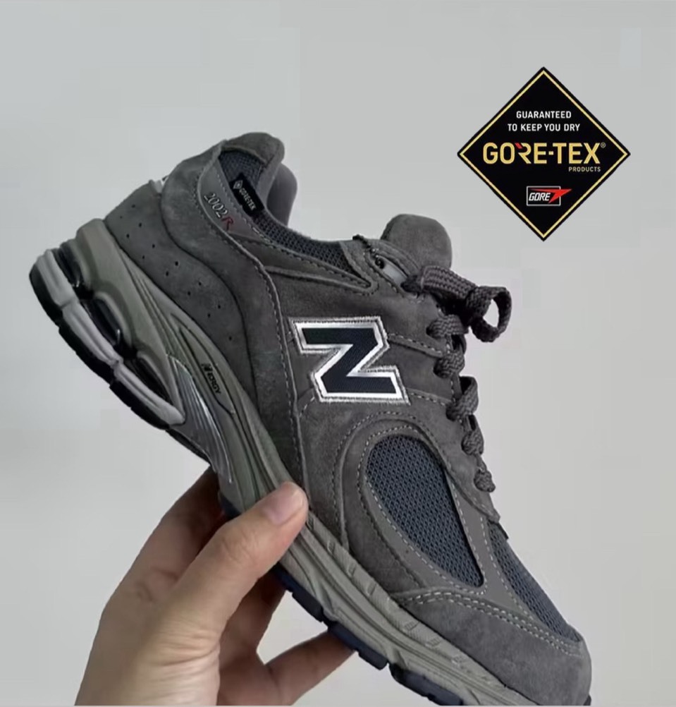 NEW BALANCE 慢跑鞋 NB 2002R GORE-TEX 經典灰 防水 情侶鞋 男女 M2002RXC
