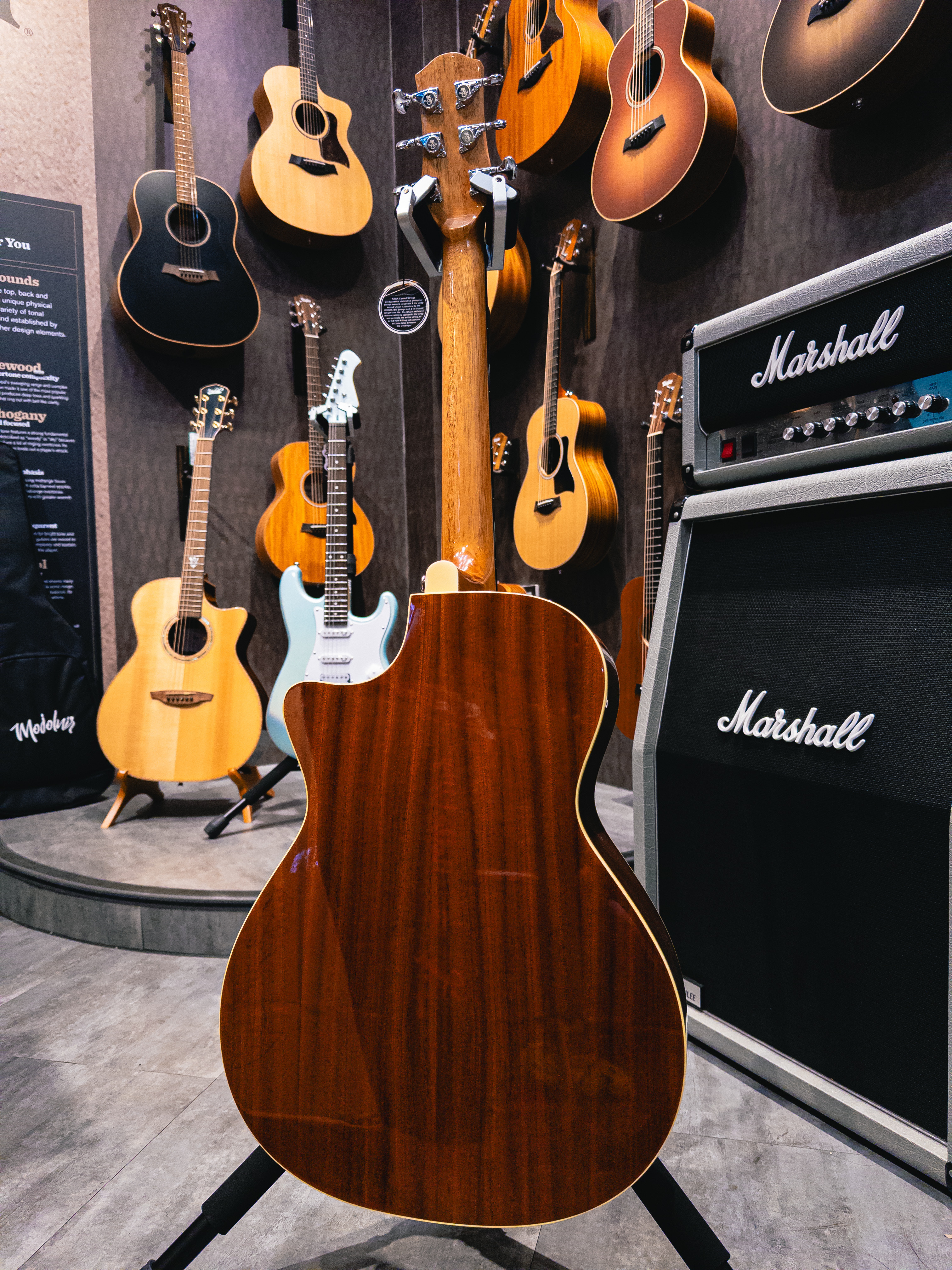 NAGA吉他 NAGA吉他 風系列 伍伍慧代言 G-08OOCBK 黑色亮光 英格曼雲杉面板/沙比利側背 面單板木吉他 40吋 OOC桶身缺角 附原廠厚琴袋 第 5 張圖片｜三峽吉他 / Bass