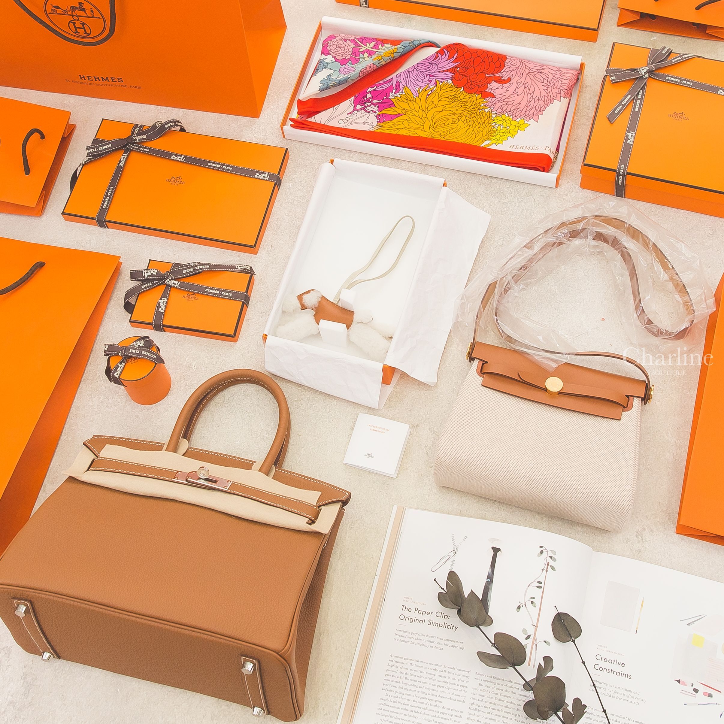 Hermès Budy Charm 焦糖色/奶昔白羊毛獵狐梗犬吊飾,Hermès Herbag 20 米色帆布拼淺褐色皮革金釦,Hermès Birkin 30cm 焦糖色銀釦-Charline Boutique 精品代購