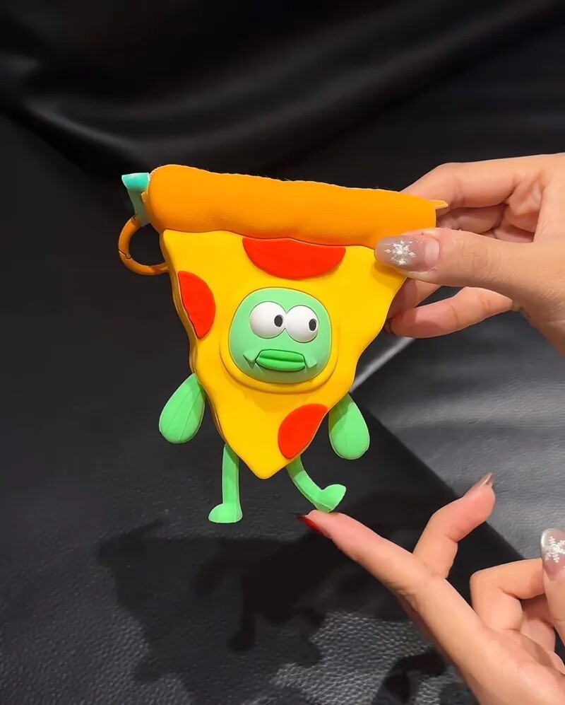 iSNEAKERS｜海綿寶寶 SpongeBob 正版授權 比奇堡居民 披薩魚 迷你收納包 耳機包 零錢包