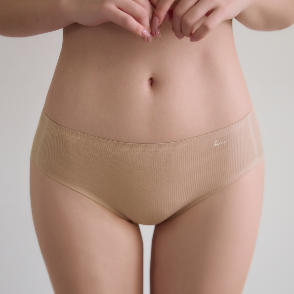 【Free Cut Jelly】Seamless Brief Mid-Rise Panty (Khaki)