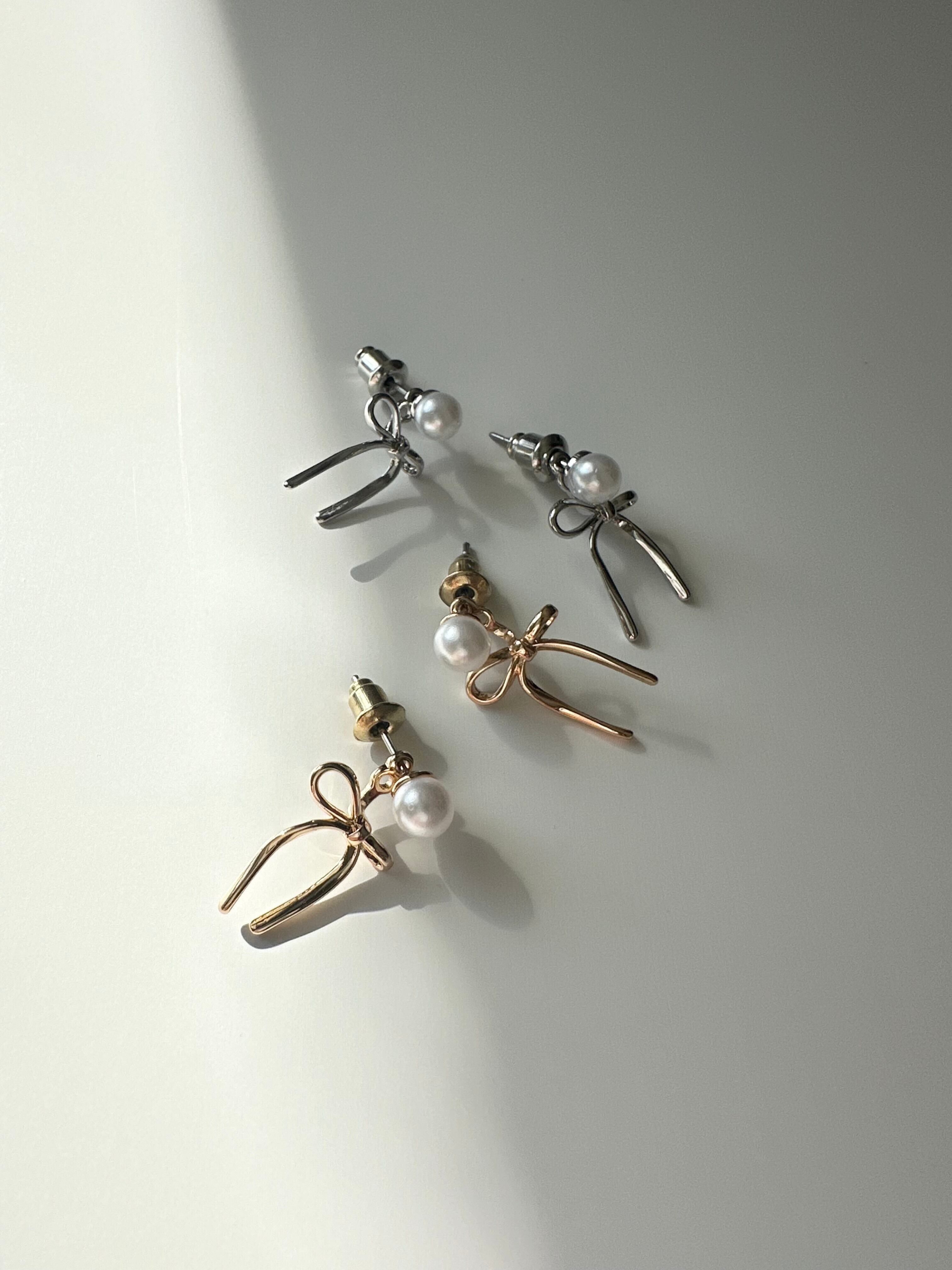 SS pearl with bow pierce