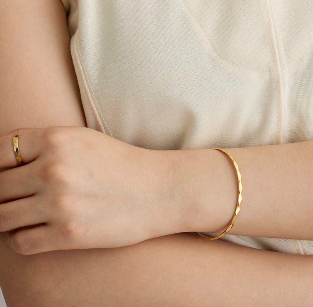 【預購】JN012910 Melody Accessory 菱格切割細版手鐲