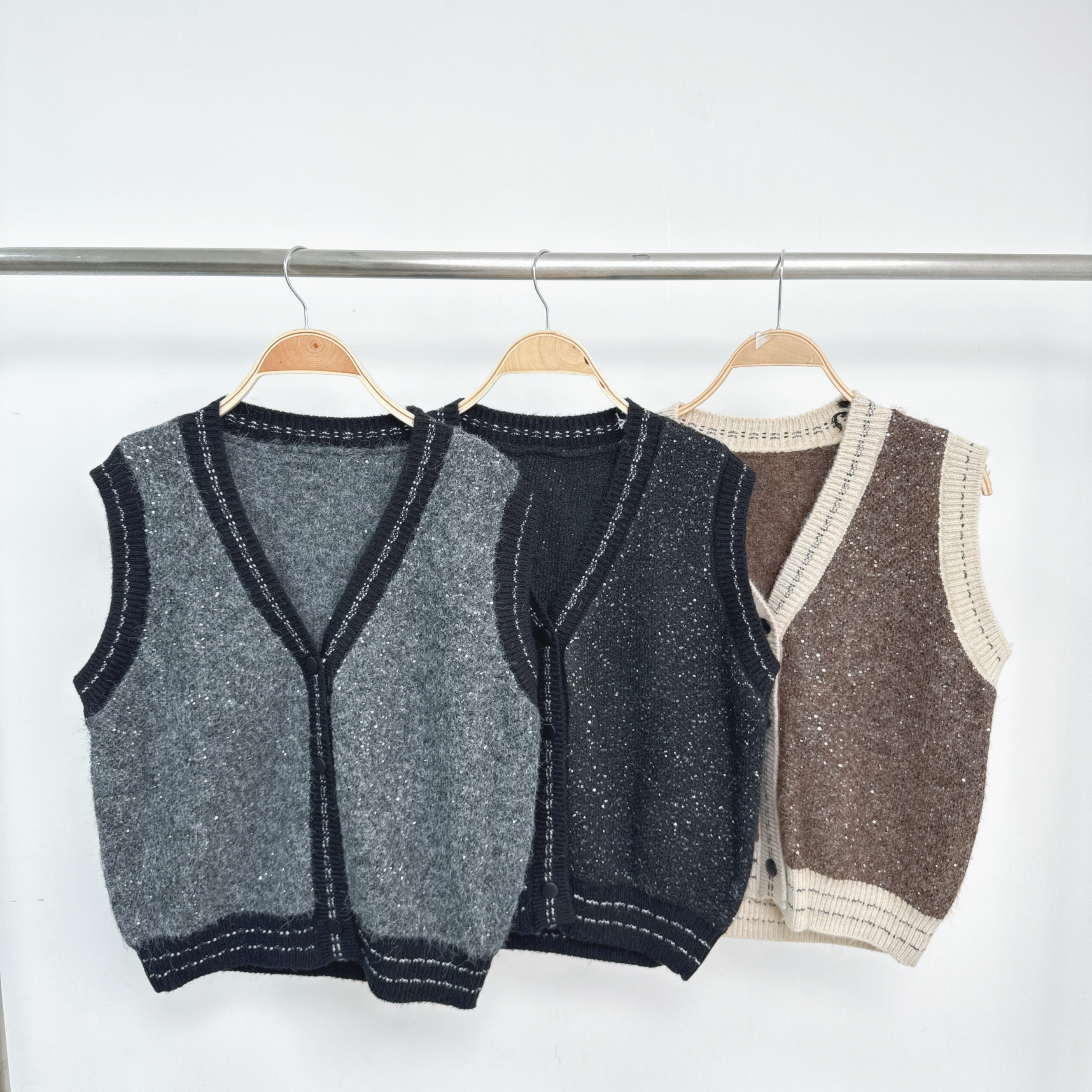 虛線拼色邊珠片混毛冷背心外套 (D6-D8)