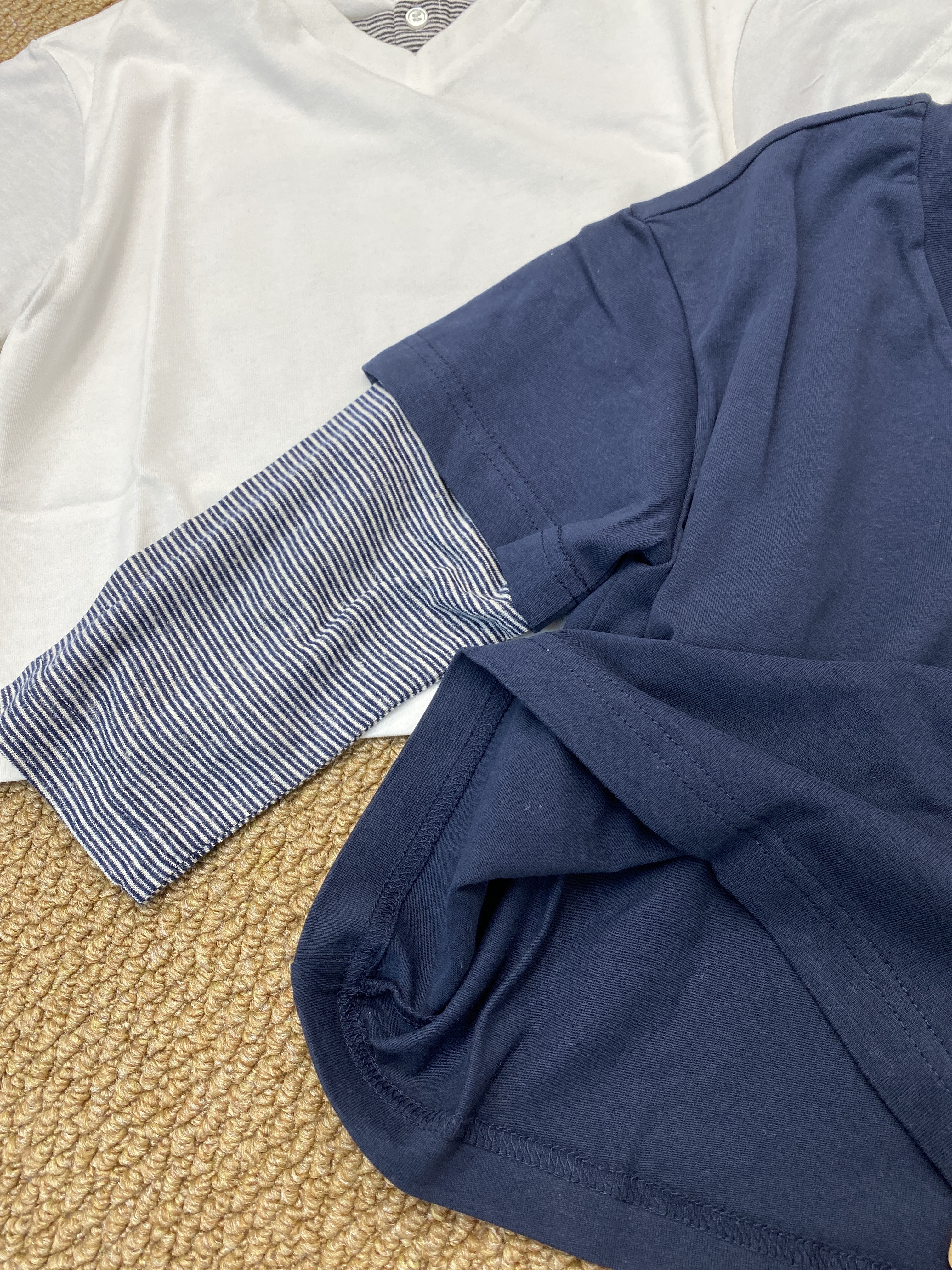 A04172V領條紋袖上衣