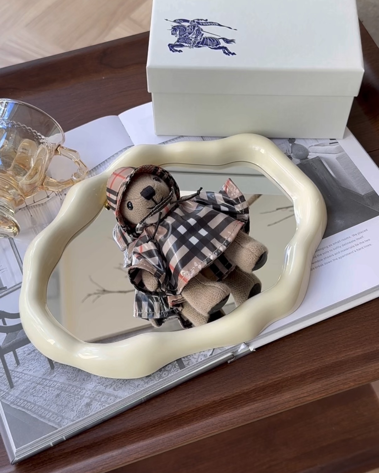 BURBERRY｜THOMAS 帽子斗篷泰迪熊吊飾