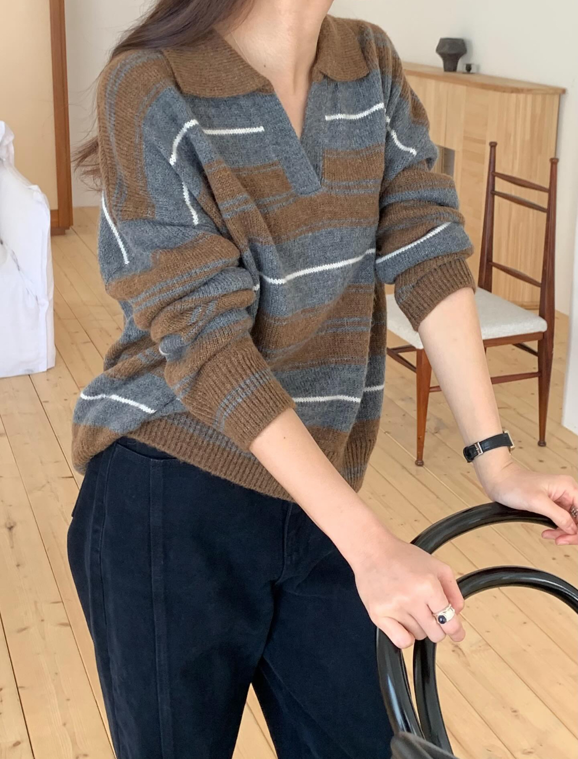 #228N700 咖啡焦糖，寬條紋Polo針織毛衣 “季末最後機會”