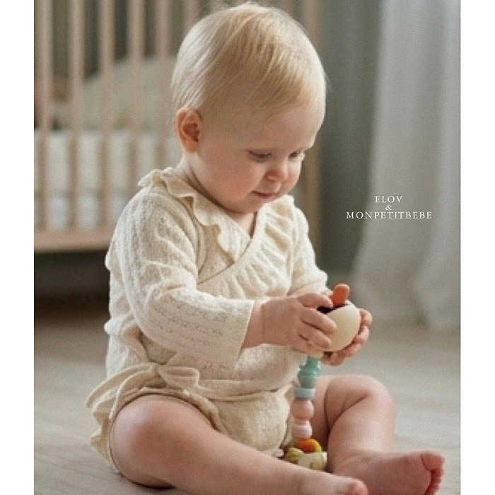 正韓春Monpetitbebe 嫩嬰兩色花邊蝴蝶包屁衣