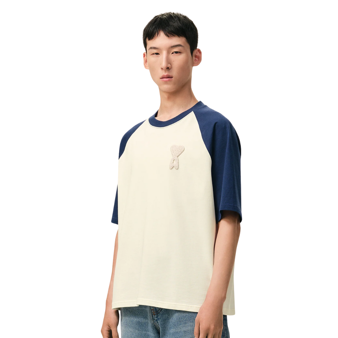 1FF0101-246 [AMI PARIS] Cotton Ami De Coeur Knitted Patch T-shirt (SS26) White And Blue #UTS379.726.A027 (C-EU-E)
