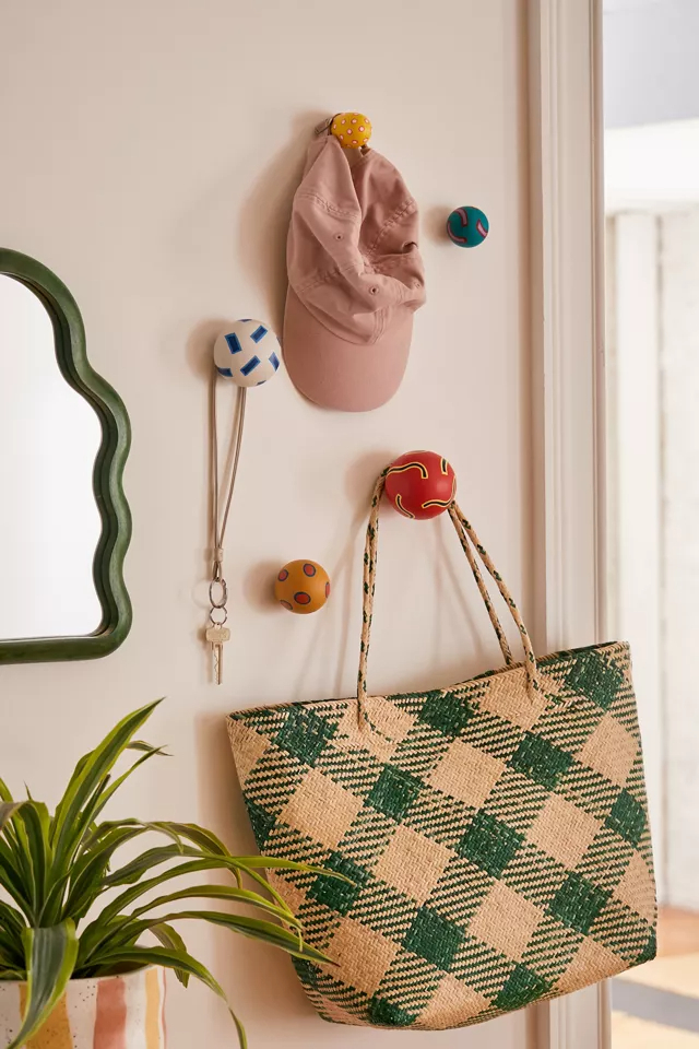 Areaware Chiaozza ,它們掛在臥室裡用來掛我們最喜歡的包包也十分完美。