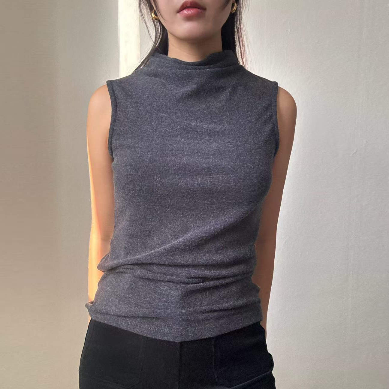 獨特氣息抓摺感小立領背心上衣 / 4色