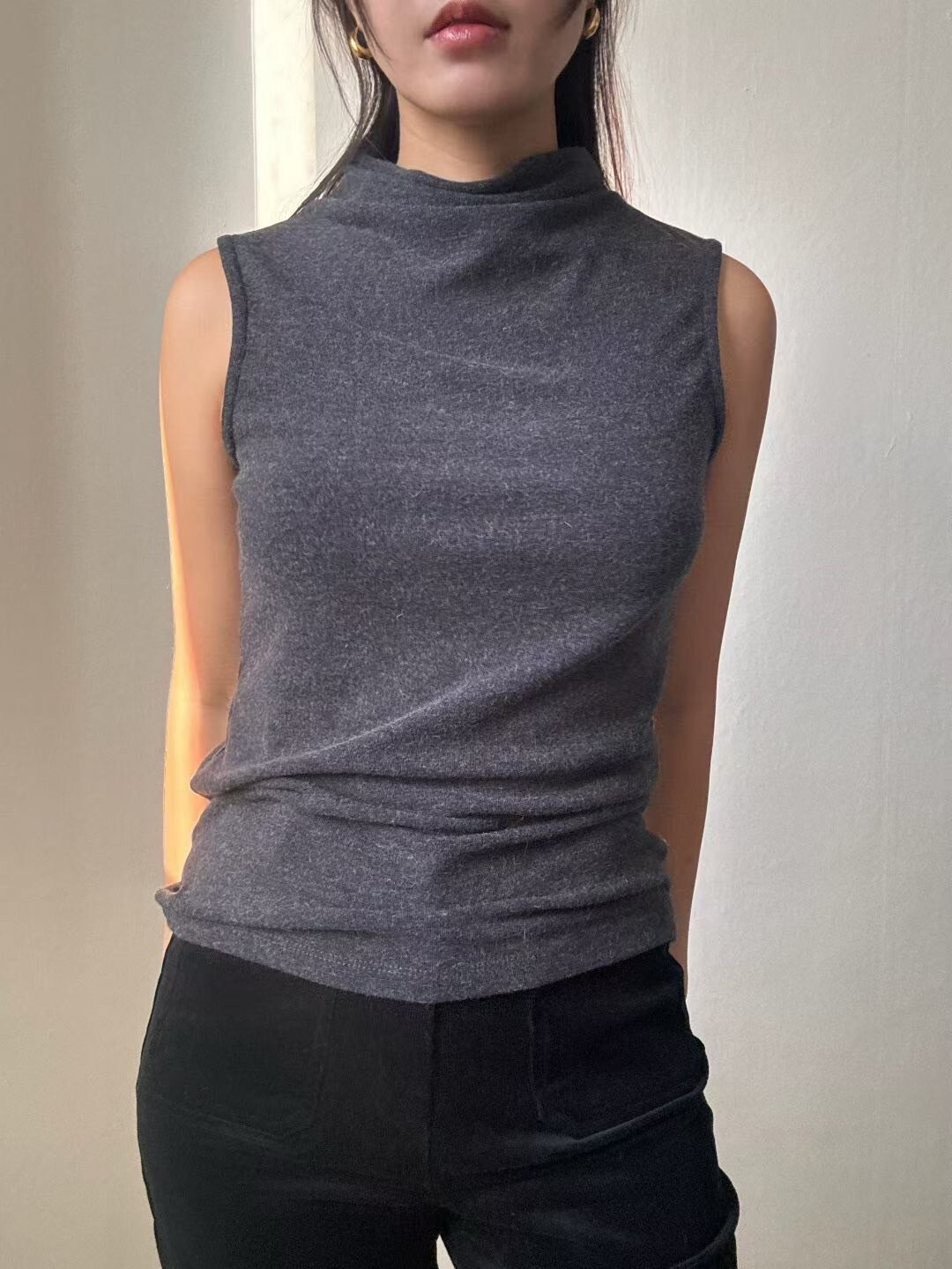 獨特氣息抓摺感小立領背心上衣 / 4色