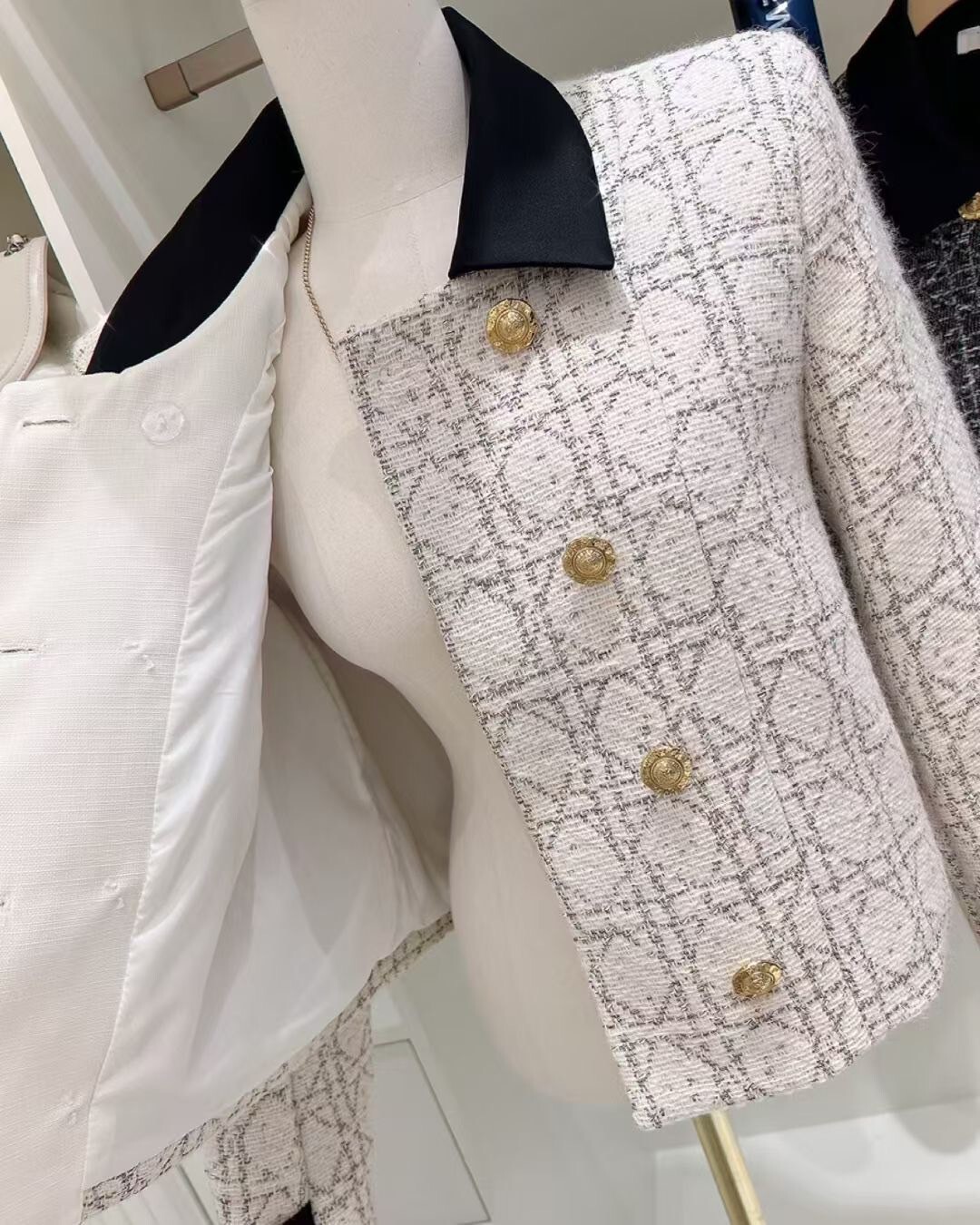 配色領片造型菱格織紋感軟呢外套 / 2色