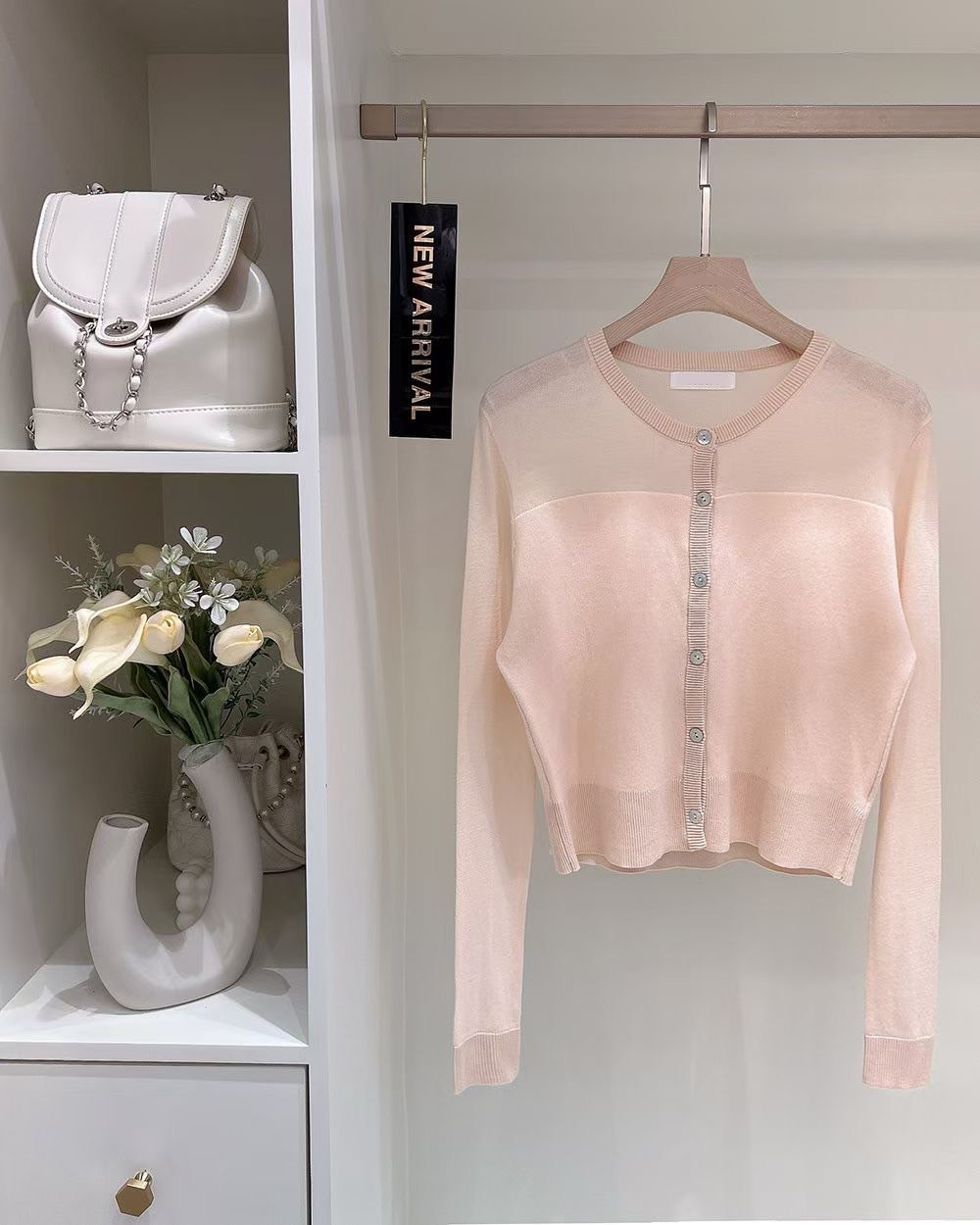 同色系透膚拼接造型圓領排釦上衣罩衫 / 2色