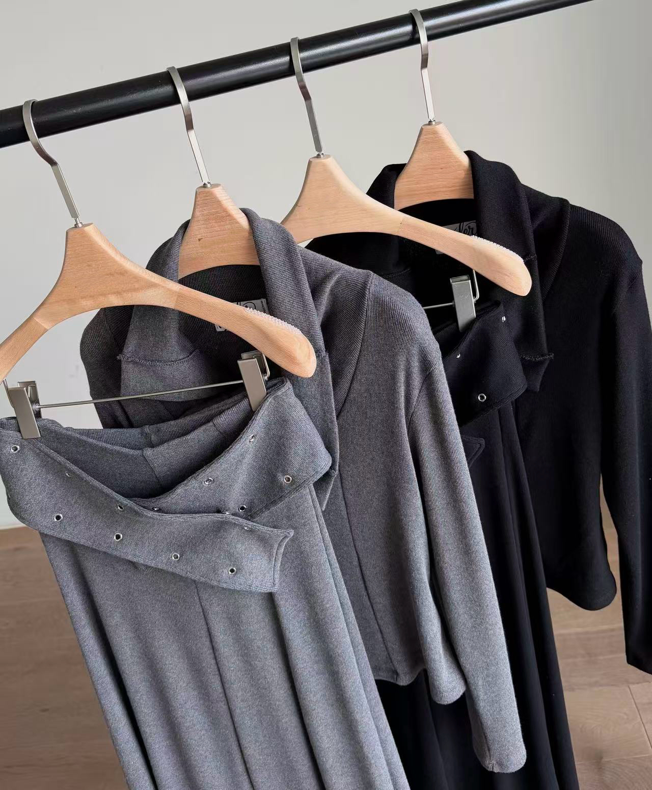 斜領口設計+粗腰帶SK SET