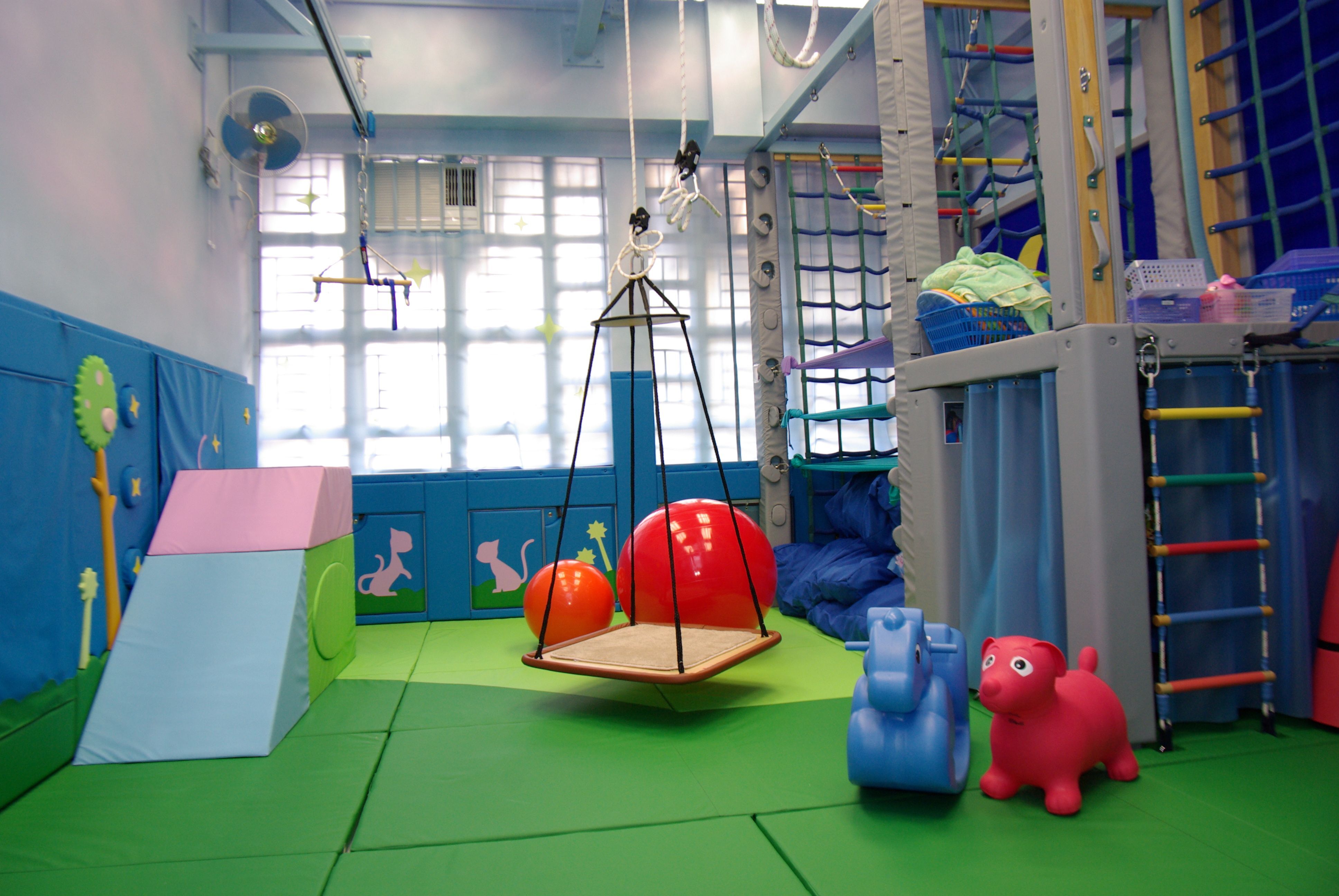 感統房訂造方案｜防撞軟墊牆身・地面一站式設計