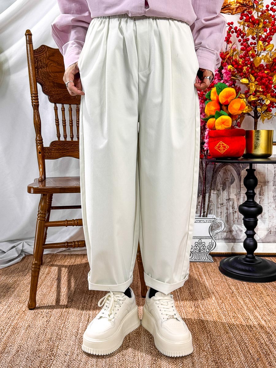 橡根腰．前釘鈕．扯布料直腳褲 (有袋)